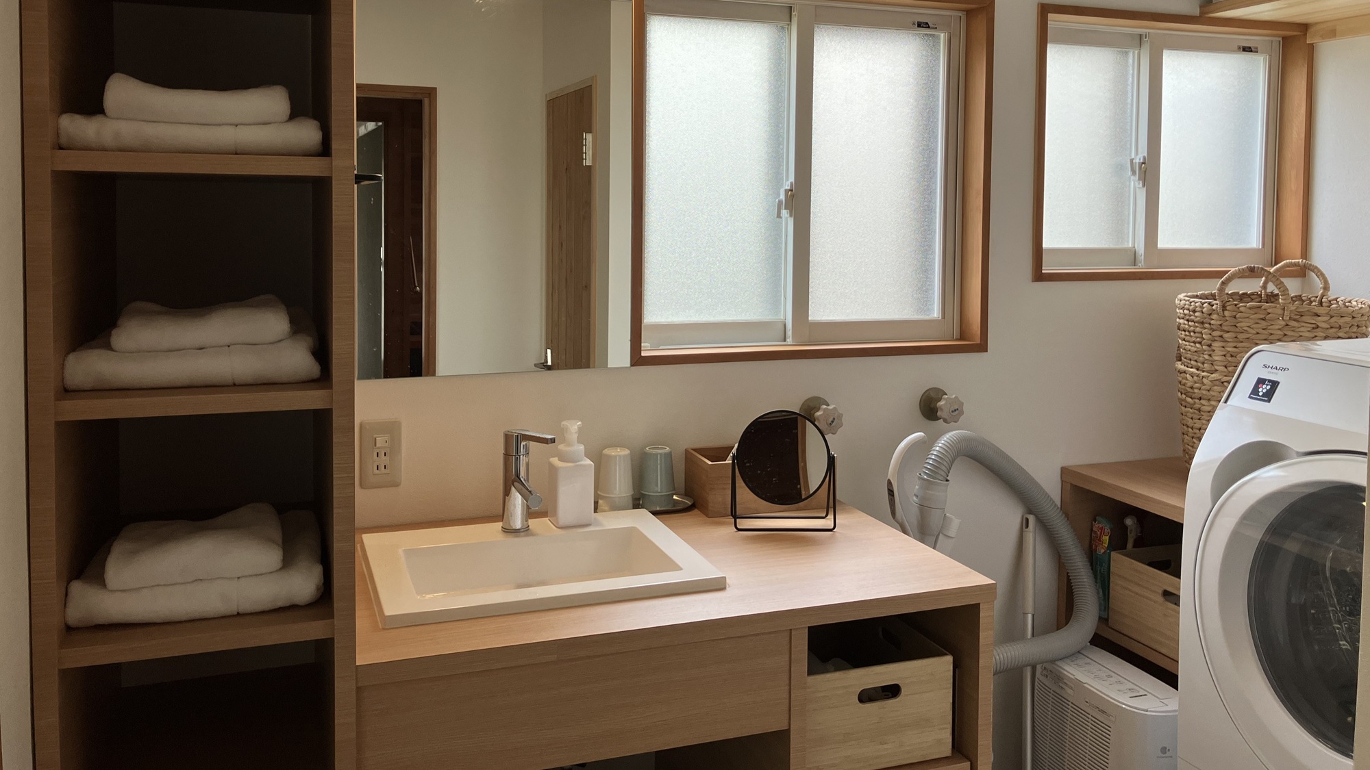 1F 洗面所｜タオルもご用意しています