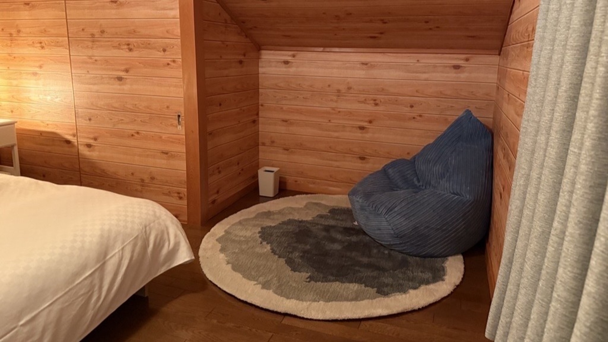 2F ゆったりと自由な時間を過ごせる寝室