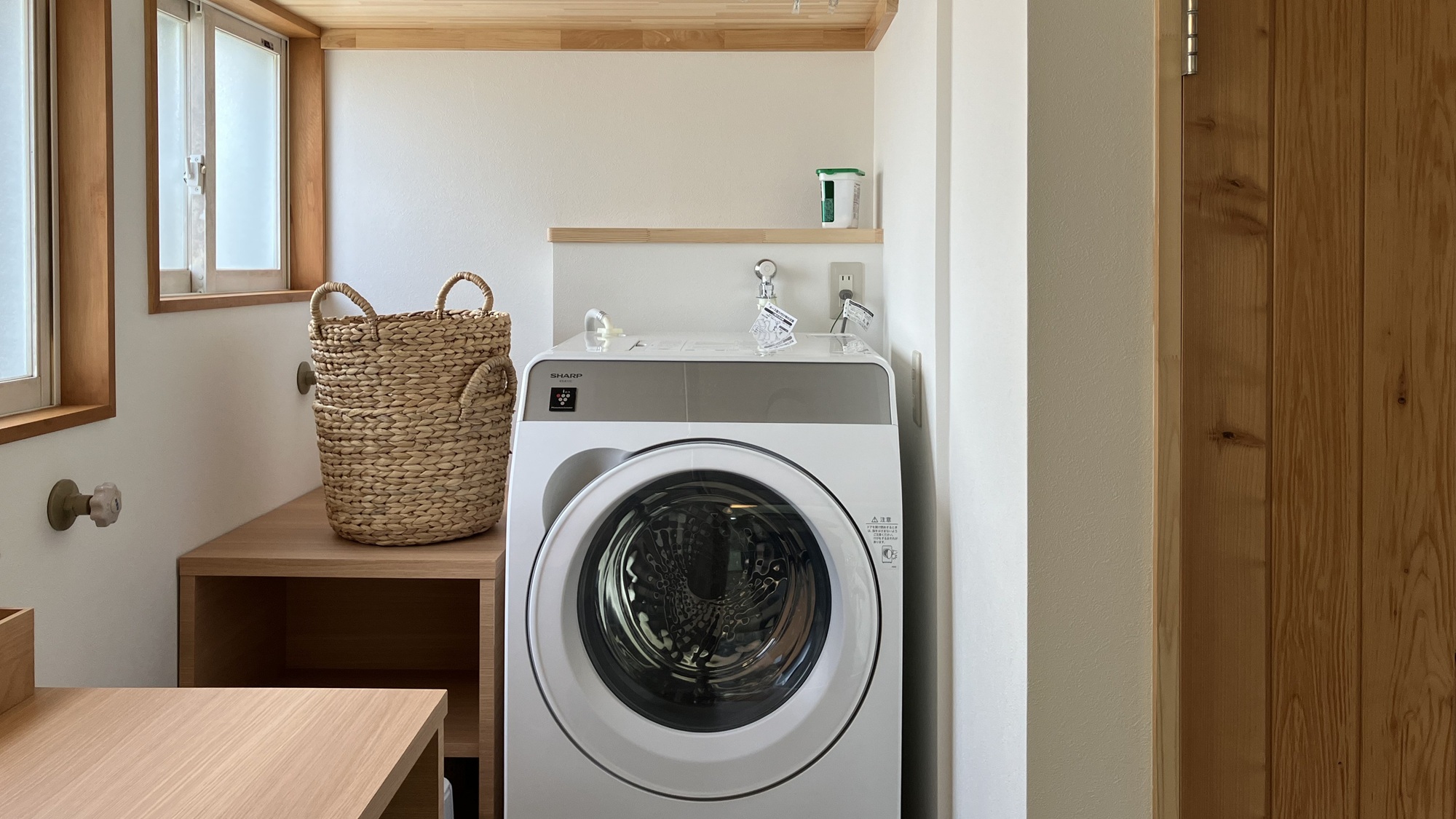 1F 洗面所｜洗濯機・乾燥機も完備