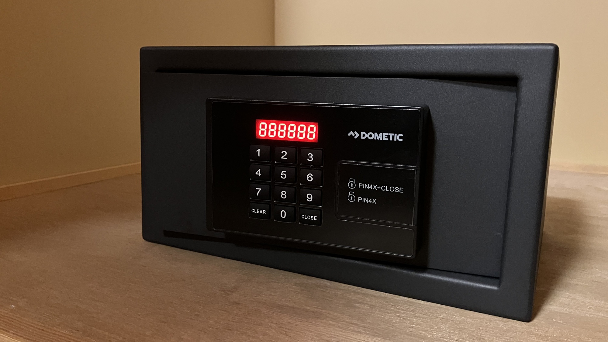 金庫｜滞在中も安心のセキュリティ