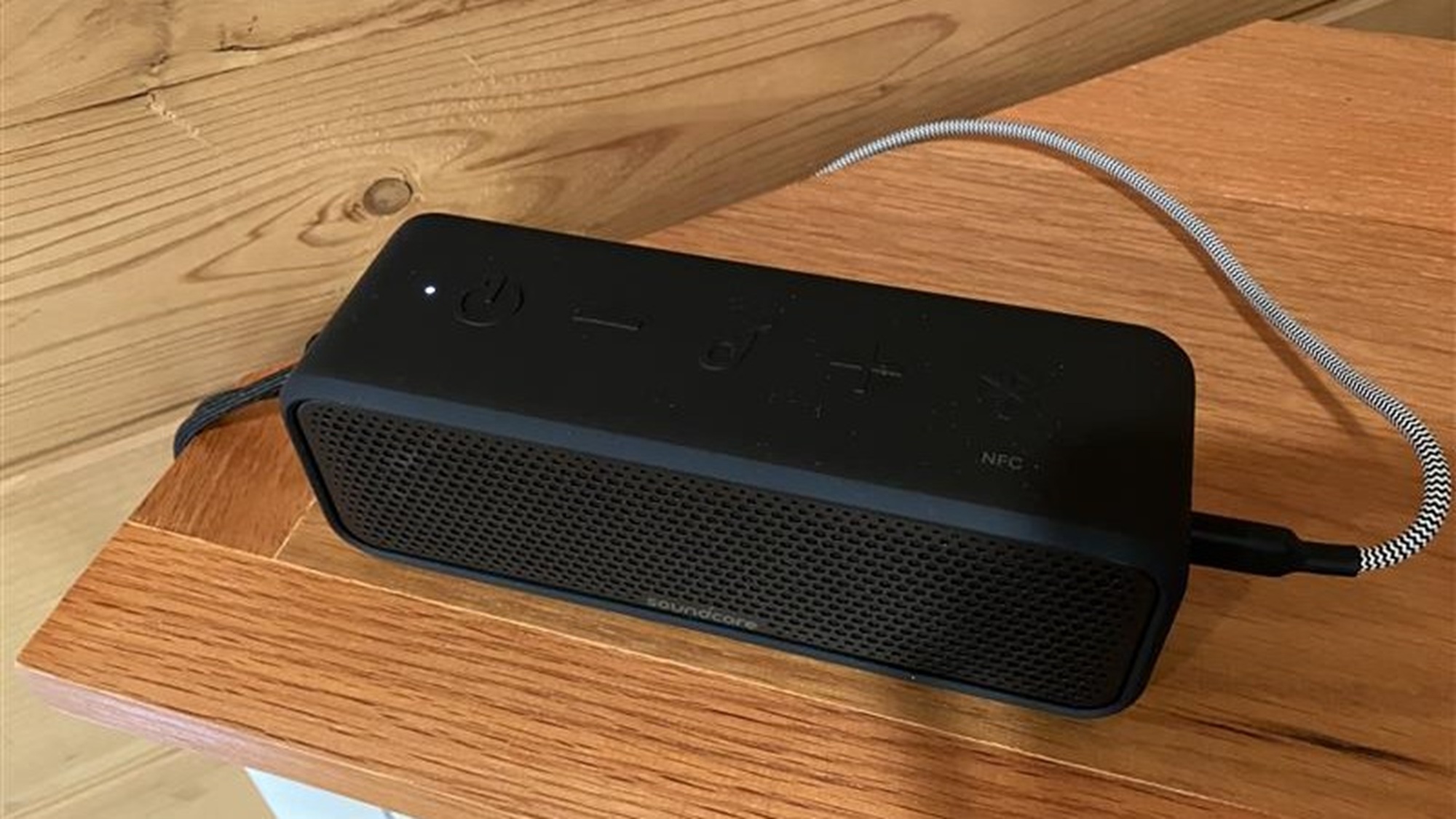 Bluetoothスピーカー｜お好きな音楽をお楽しみください