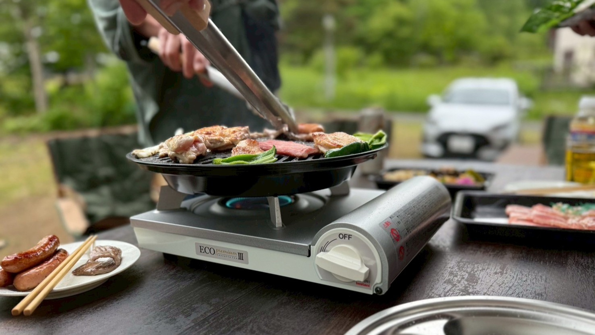 開放感あふれるウッドデッキでBBQ