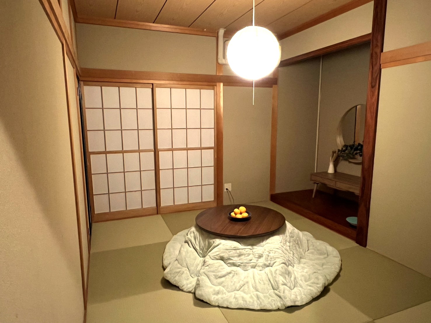 こたつでぬくぬく温まりください