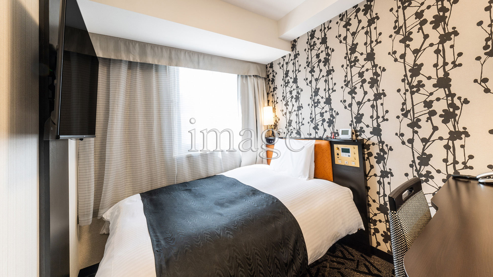 広さ：11㎡/ベッド幅：140cm&times;1台