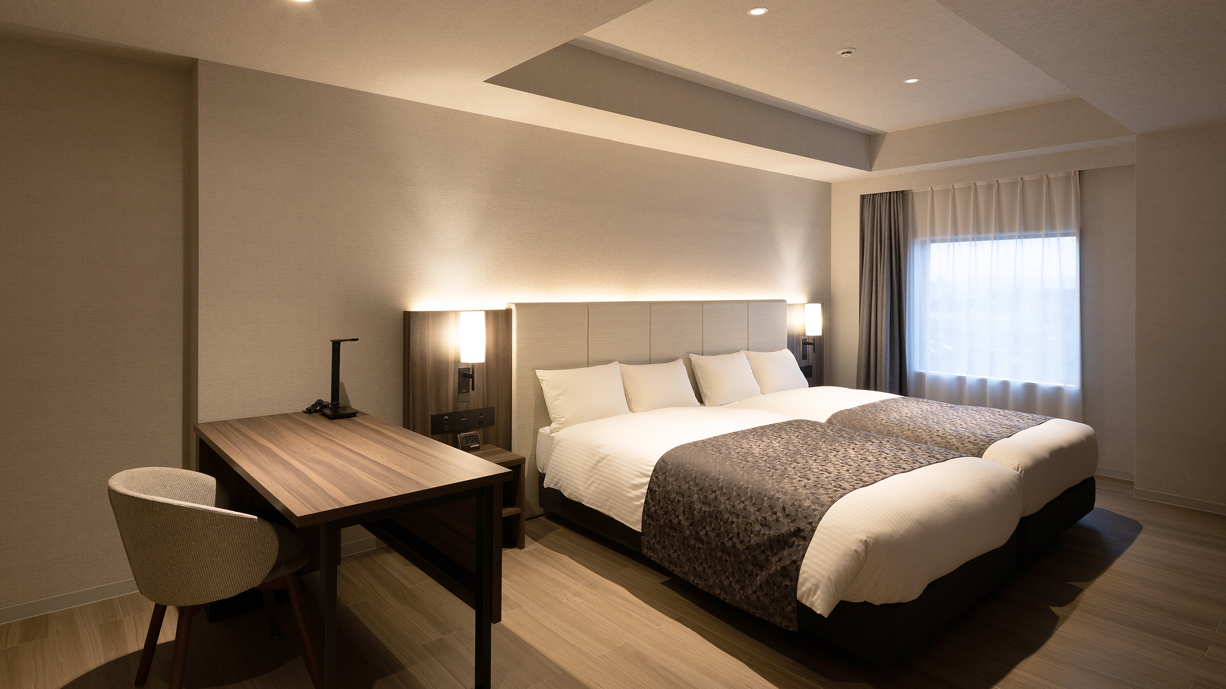 【禁煙】スイートルーム_寝室1