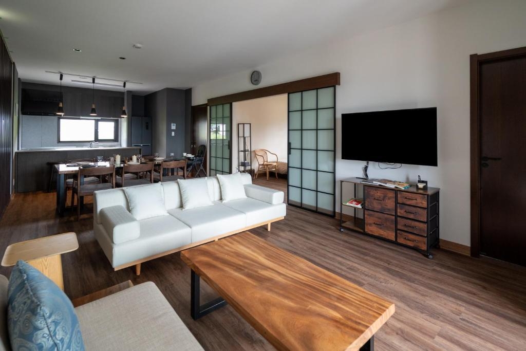 【素泊まり】最大7名　自然に囲まれた贅沢ヴィラ　3LDK