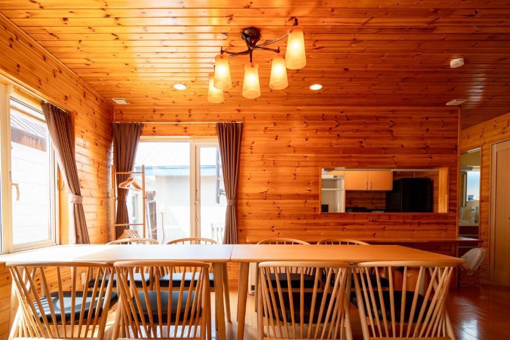 富良野駅近くでラベンダーやスキーを満喫！戸建て広々4LDK・最大10名 素泊まりプラン