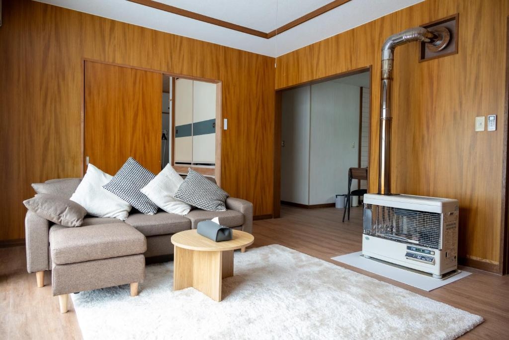 【素泊まり】3LDK貸切一軒家｜8名｜富良野駅まで車18分 FURANO Relax Stay A