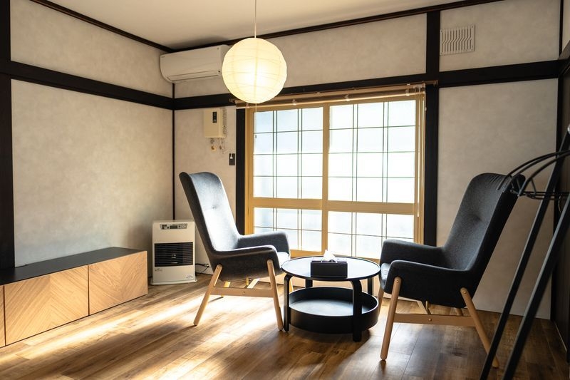 【素泊まり】スキー場まで車11分＆最大16名宿泊可能！和風・北欧デザインが融合した快適ゲストハウス