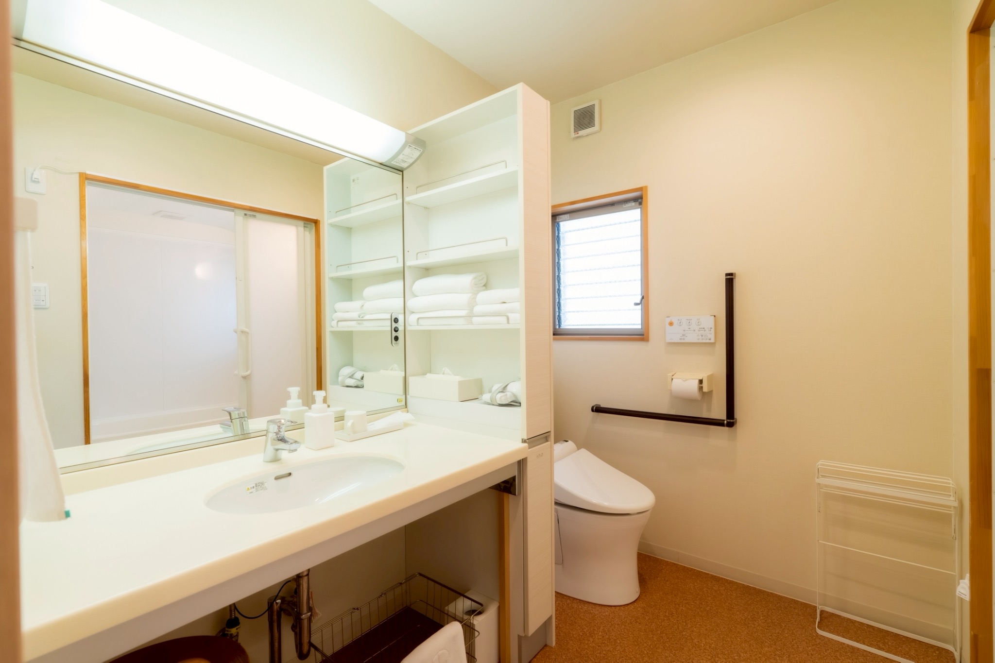 客室トイレ洗面