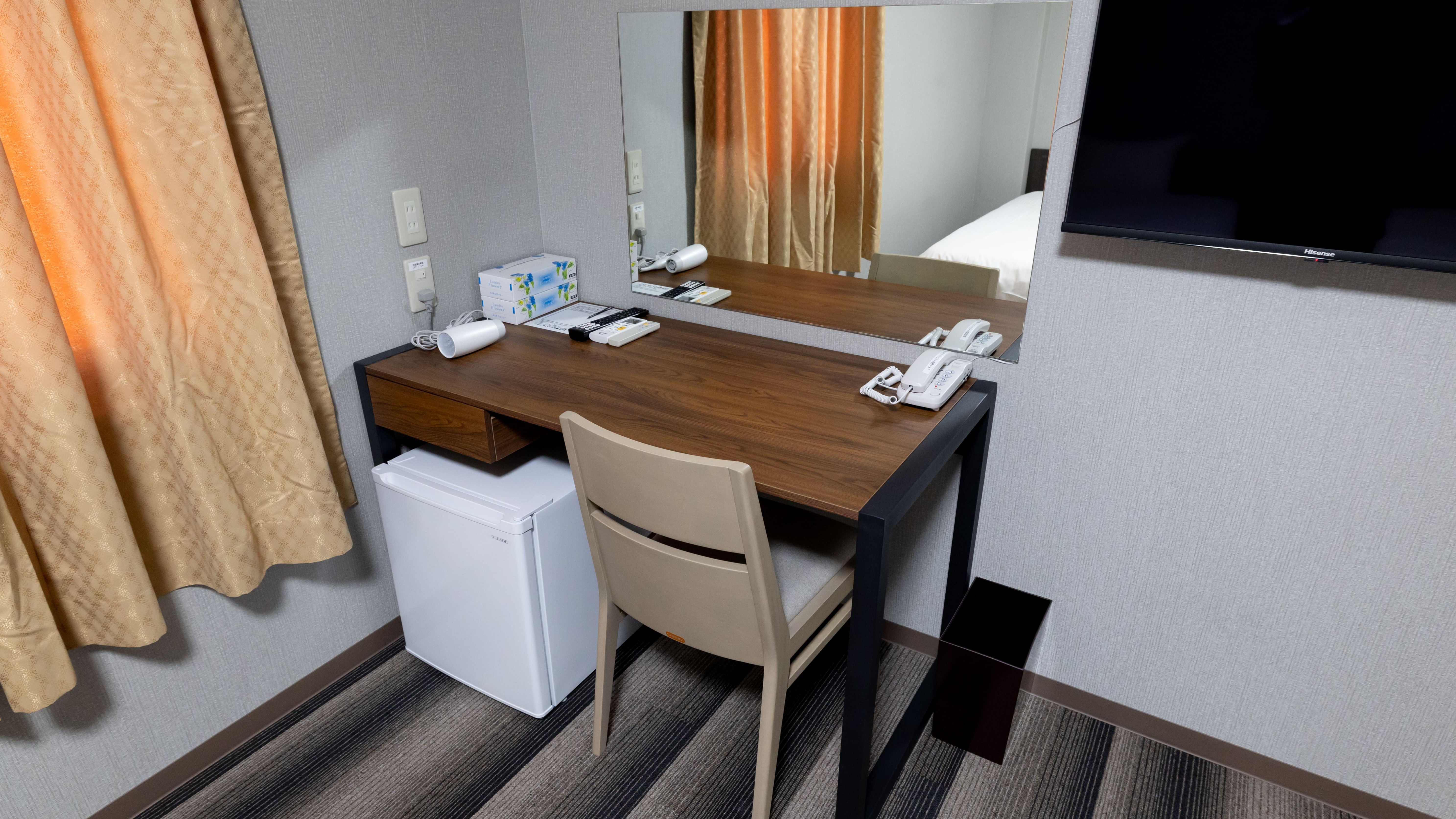 スーペリアツイン机上備品