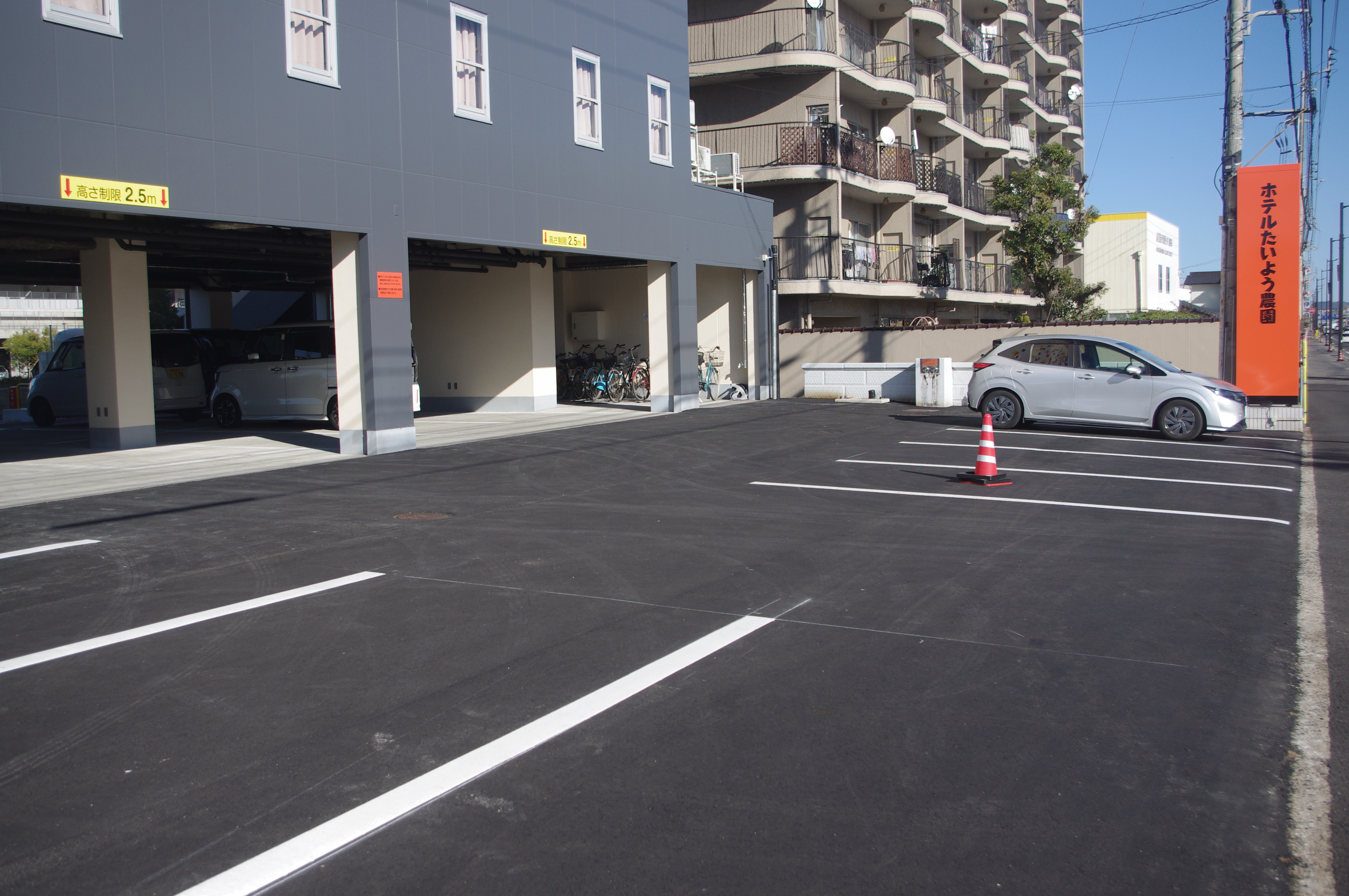 ホテル下　駐車場