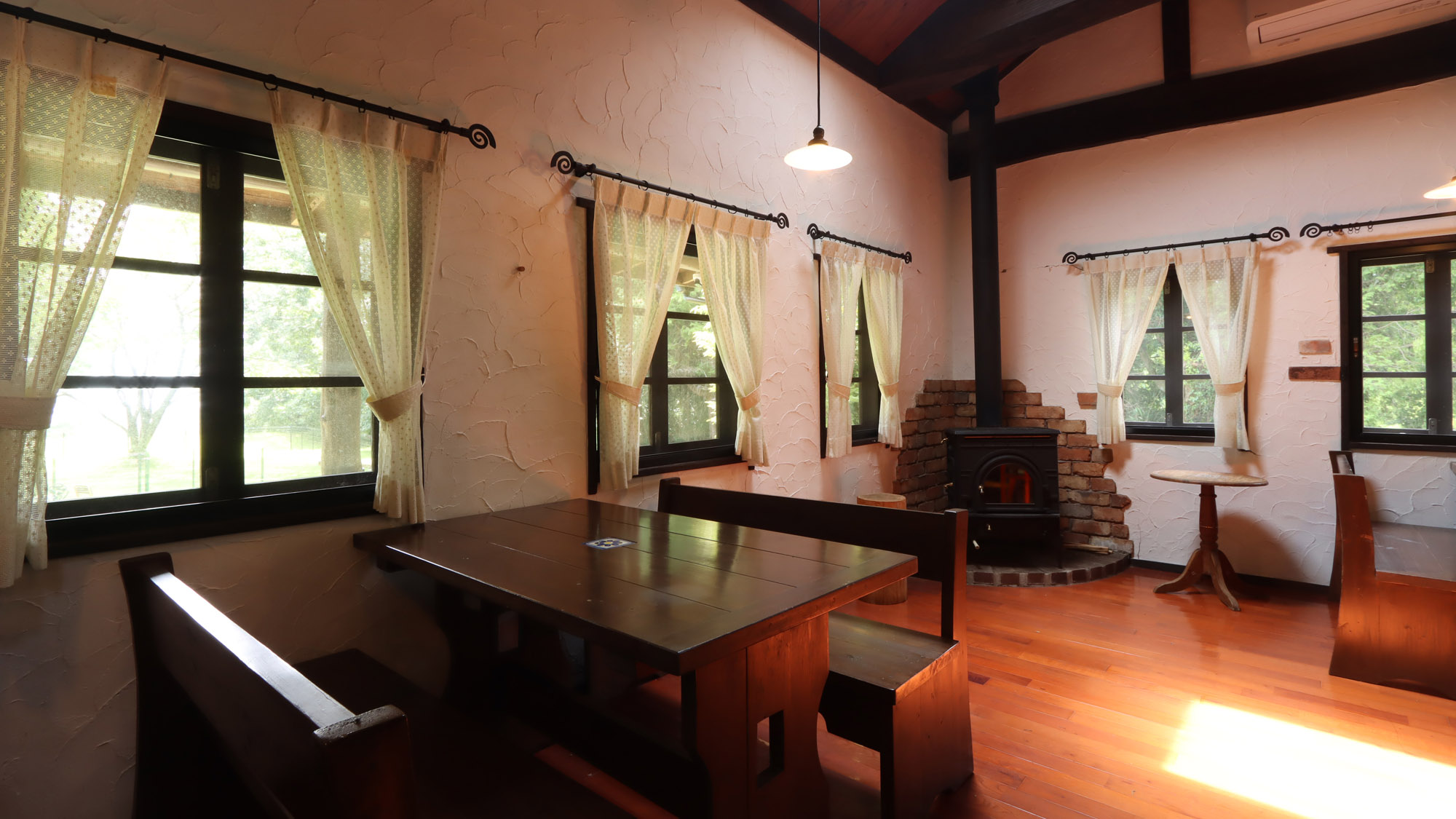 ≪フロント≫レトロなリビング