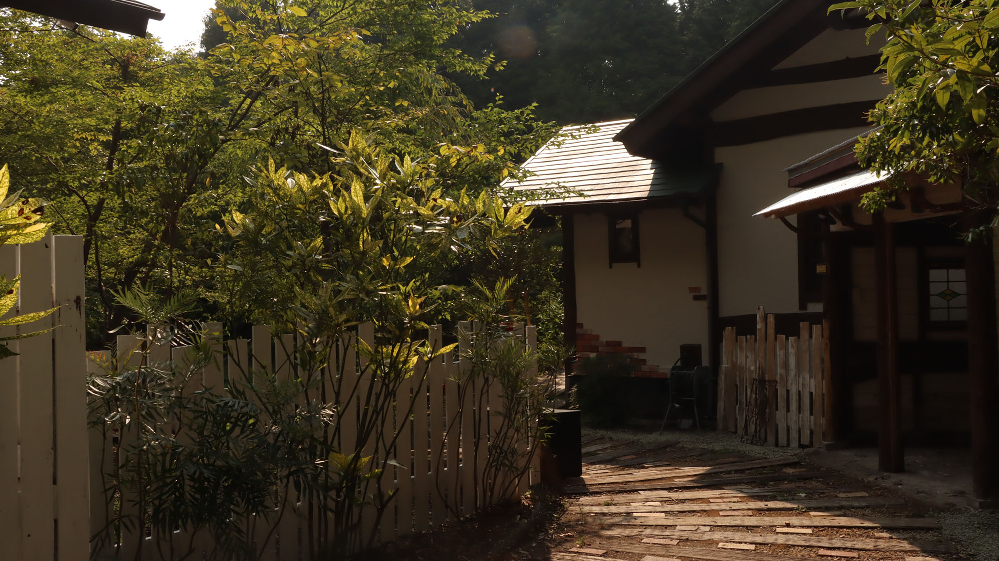 ≪外観≫不思議な世界観