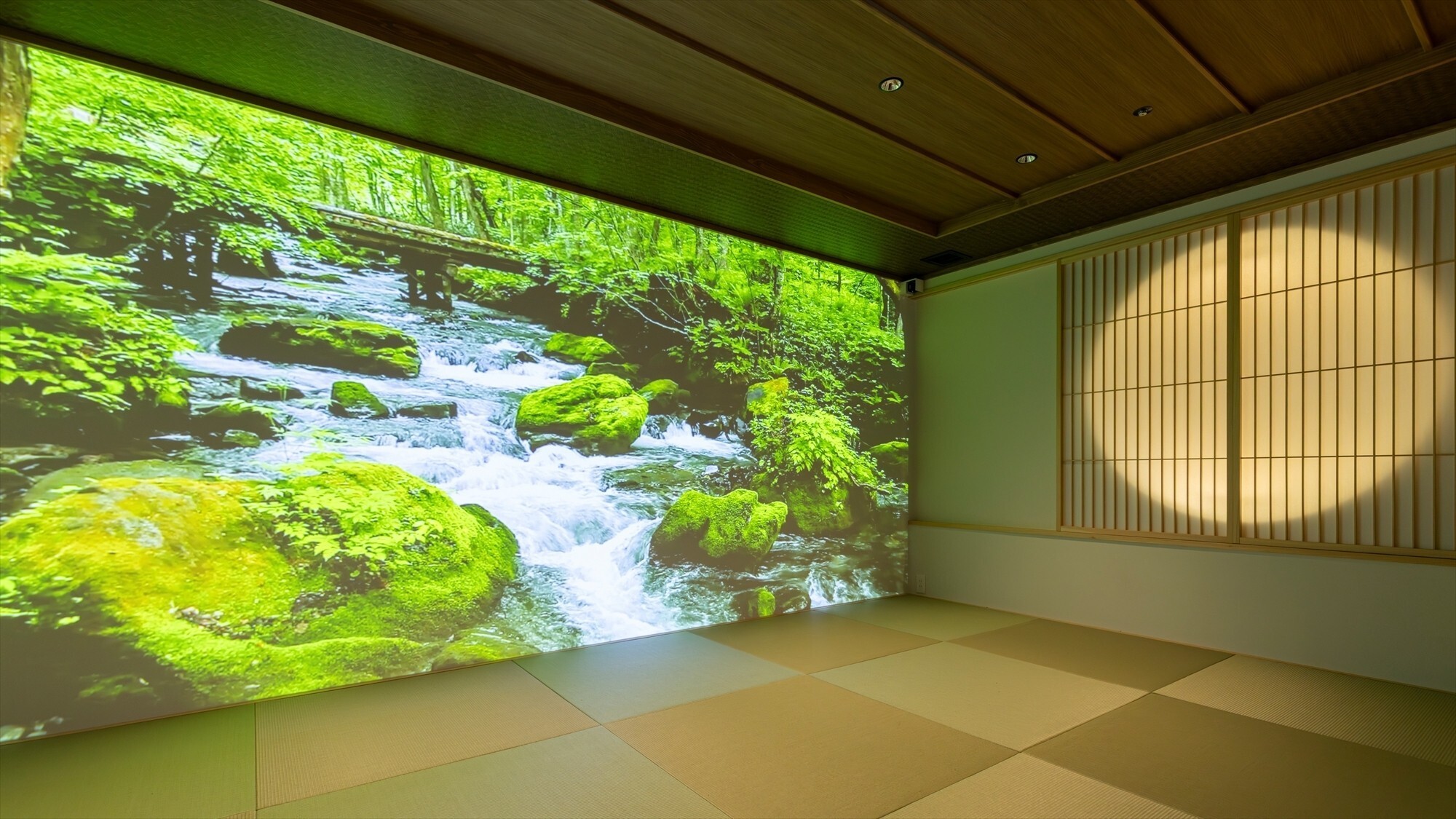 没入型デジタル茶室「茶幻 〜sagen〜」