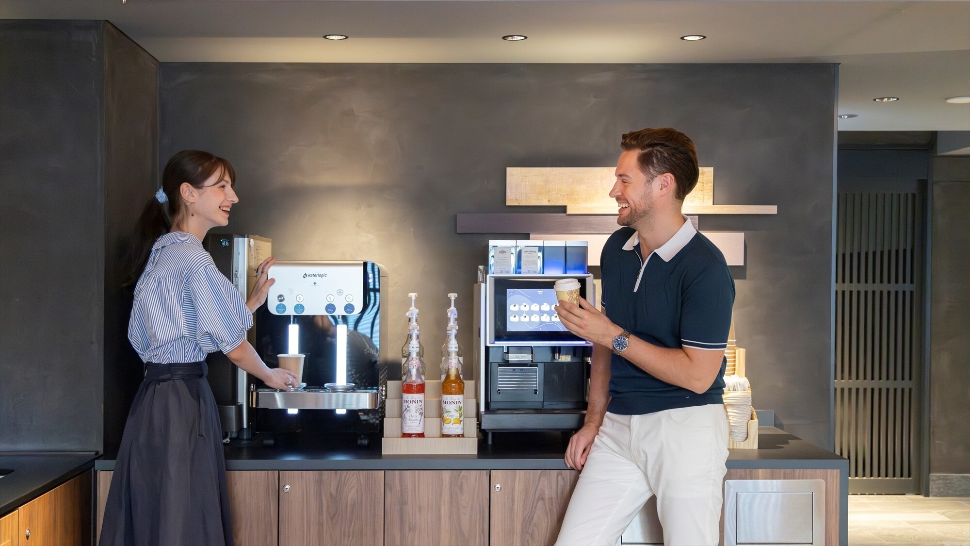 ラウンジはなれ