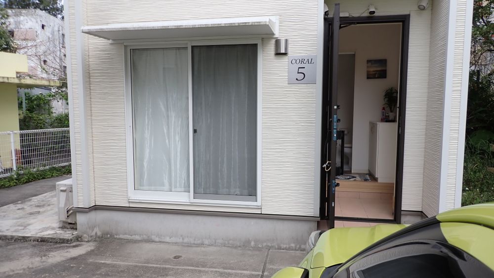 駐車場からすぐにお部屋です！