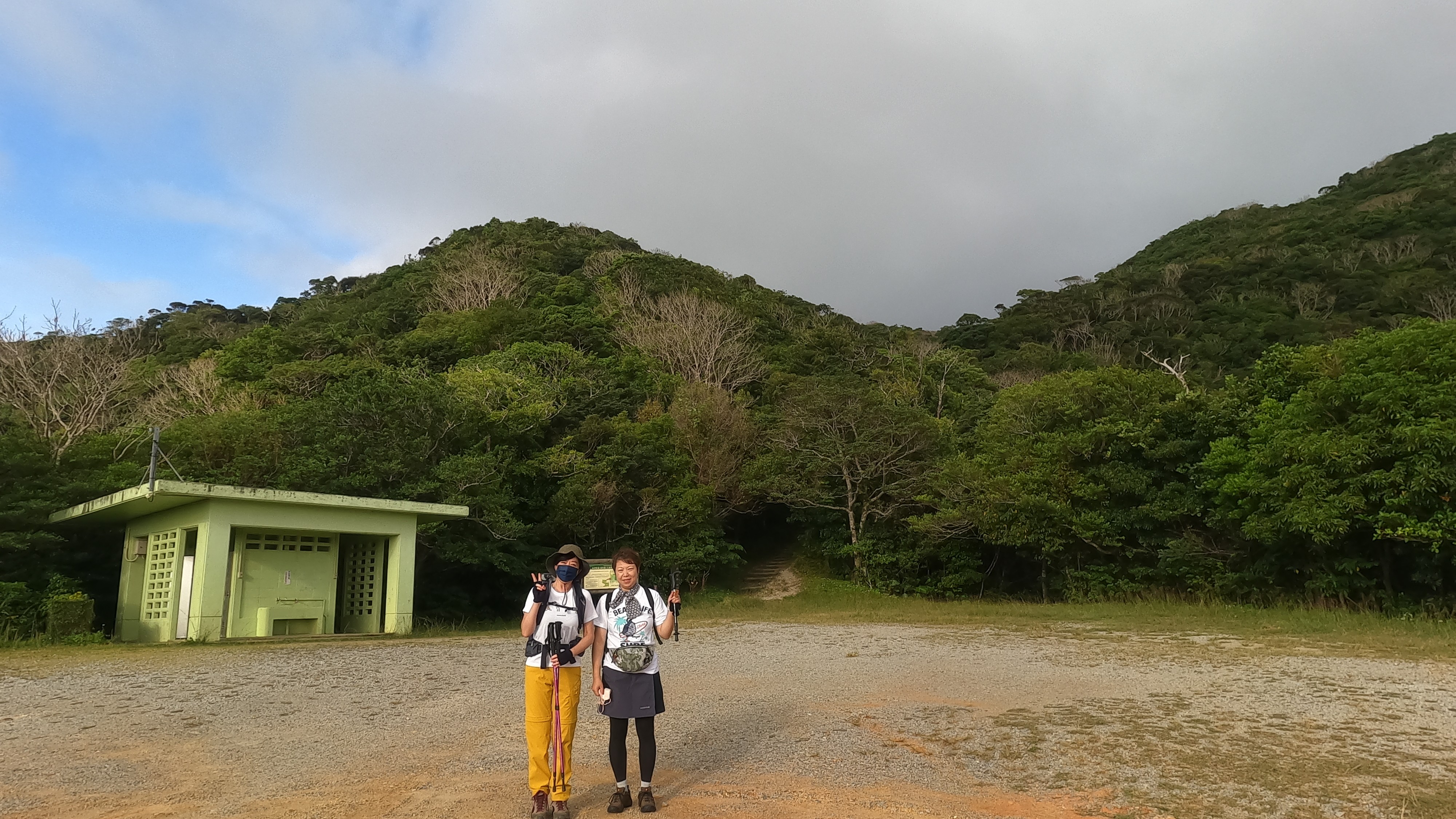 沖縄絶景の登山（アクティビティー付き）
