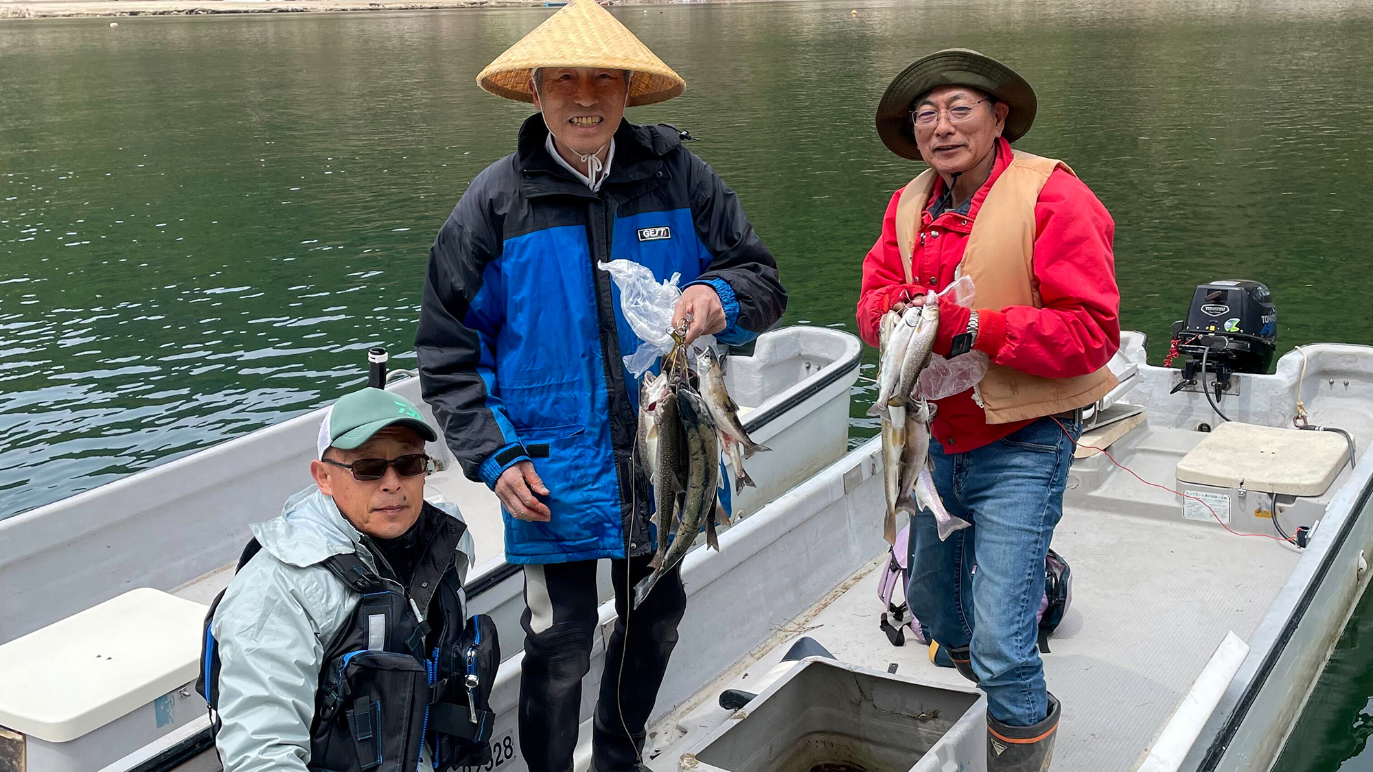 #銀山湖でのボート釣りの様子