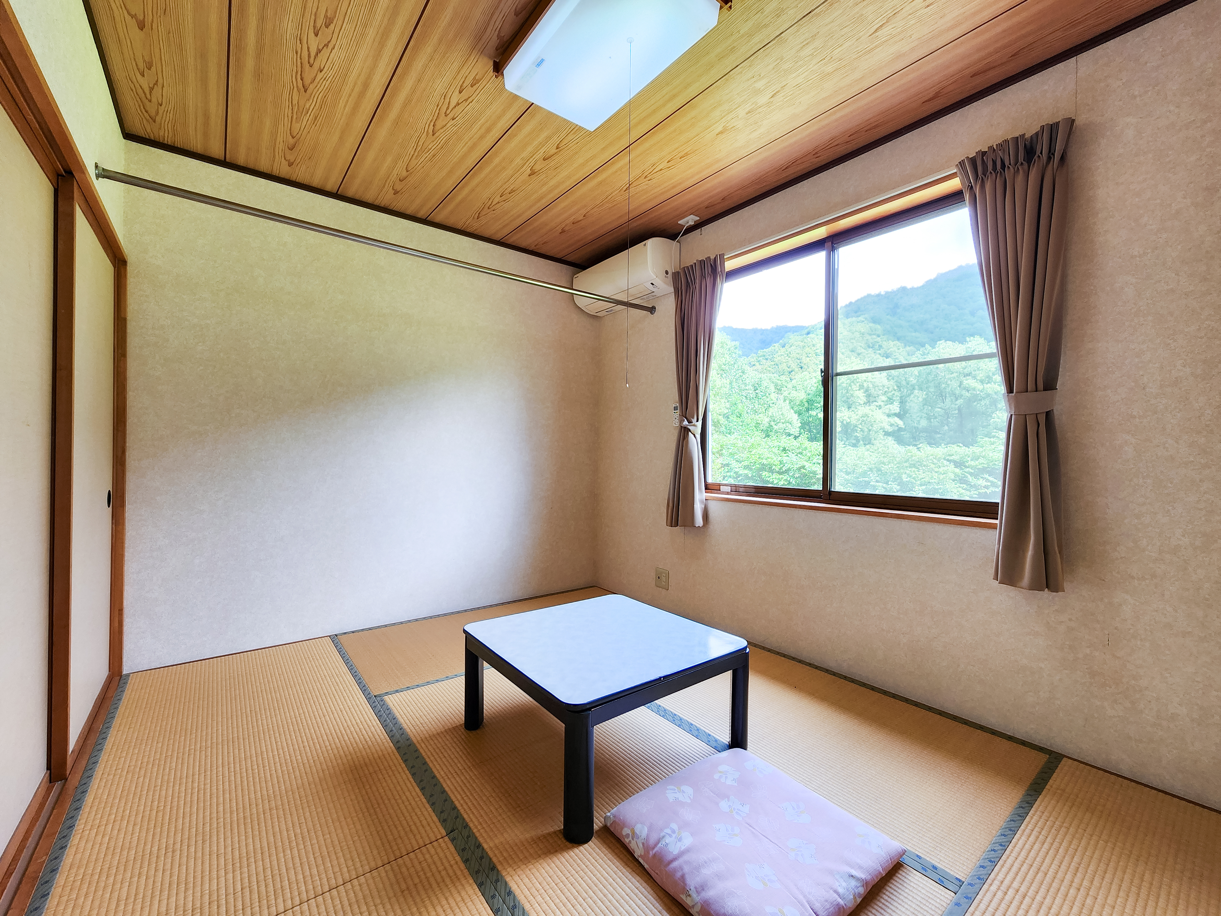 #和室6畳 登山や1人旅など様々なシーンに対応しております。