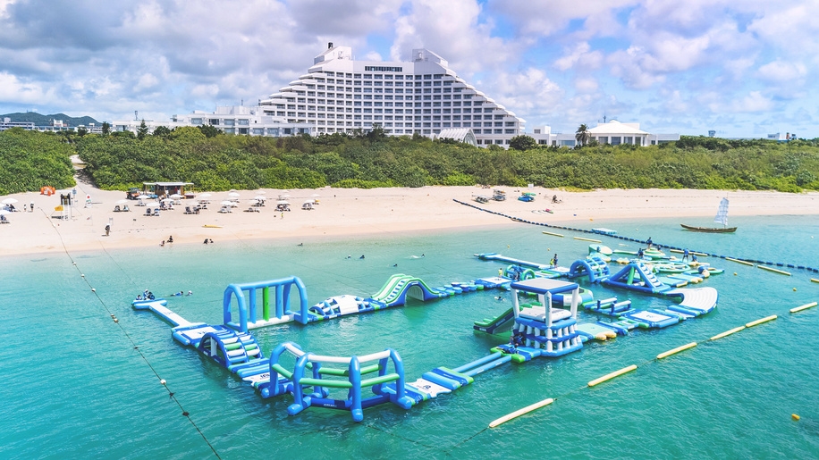 【オーシャンパーク1日券付き】透明な海で海上アスレチックを満喫♪オーシャン・コーラルウィングStay