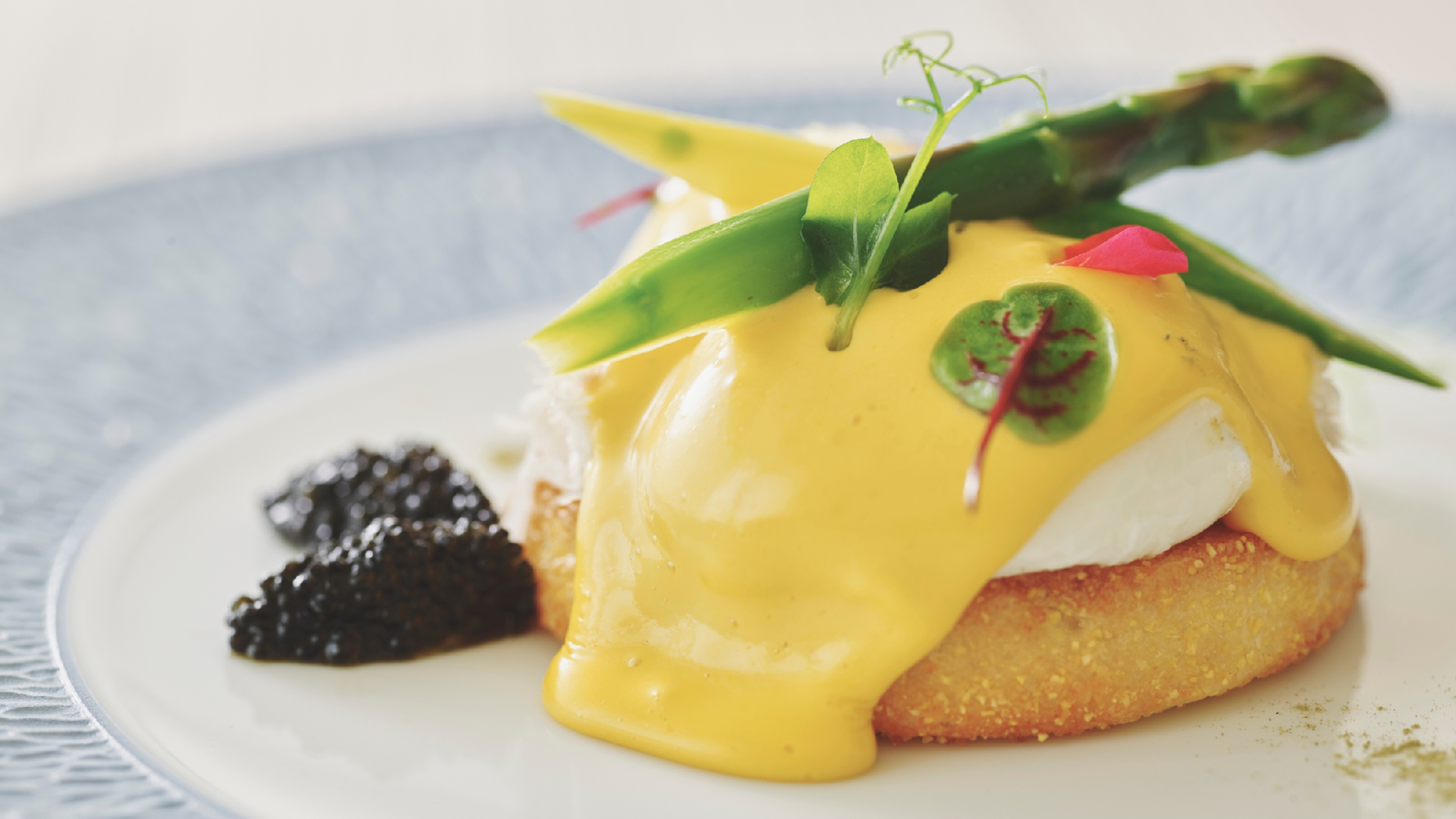 ana インターコンチネンタル石垣 クラブラウンジのエッグベネディクト