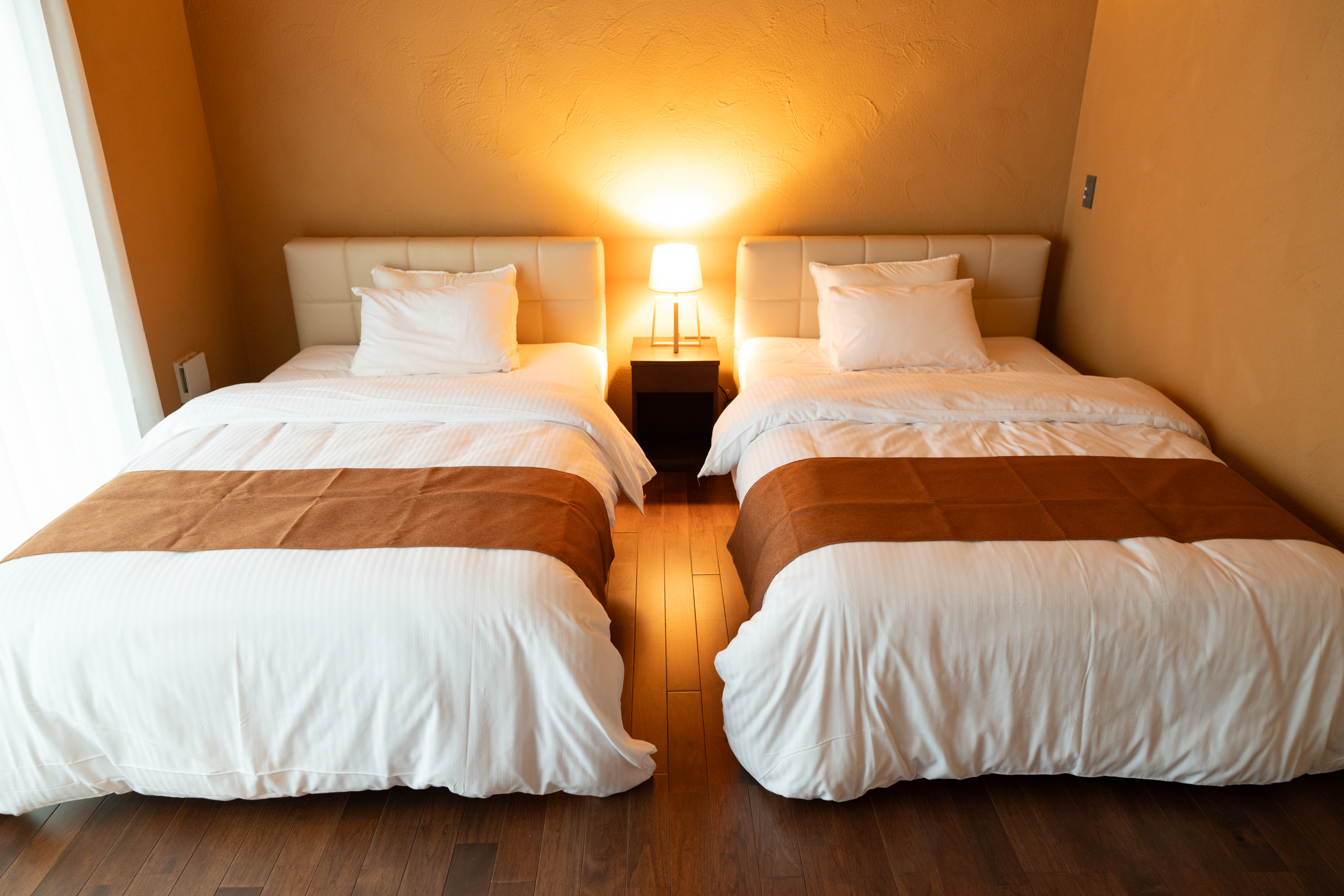 【洋】セミダブルベッド2台