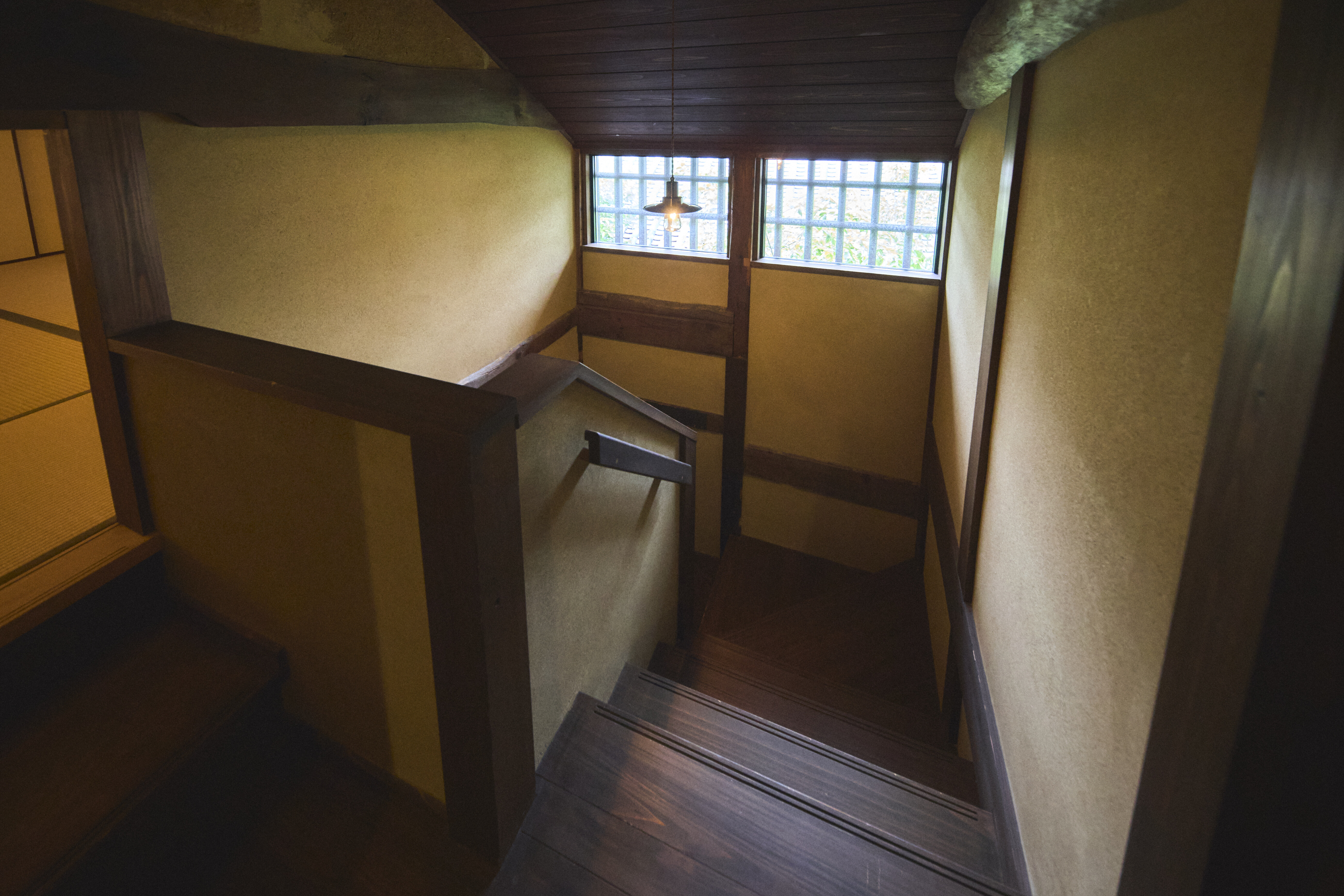 一棟貸し宿「多喜屋」　階段