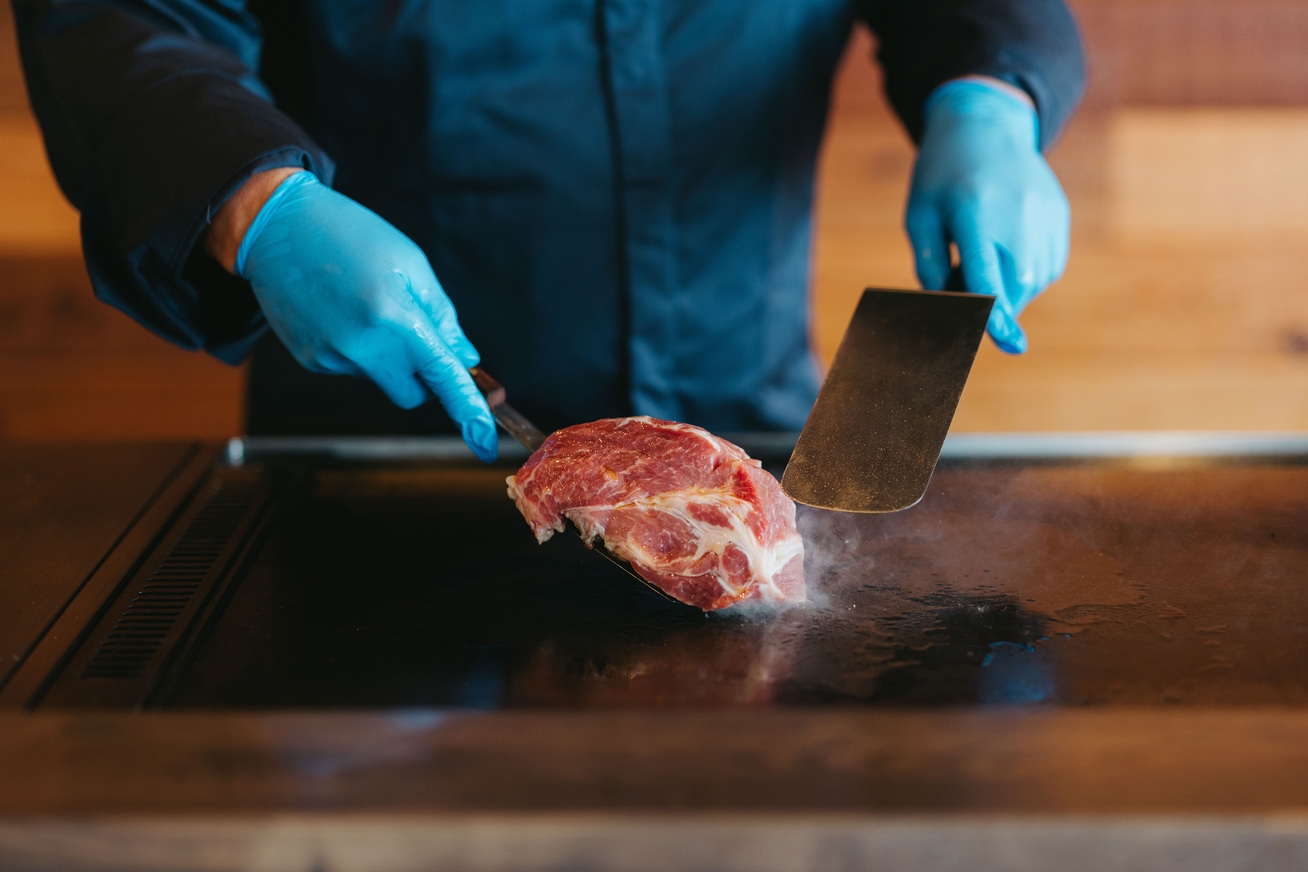 熊本・天草の食材を鉄板焼で味わうディナー付きプラン(夕朝食付)