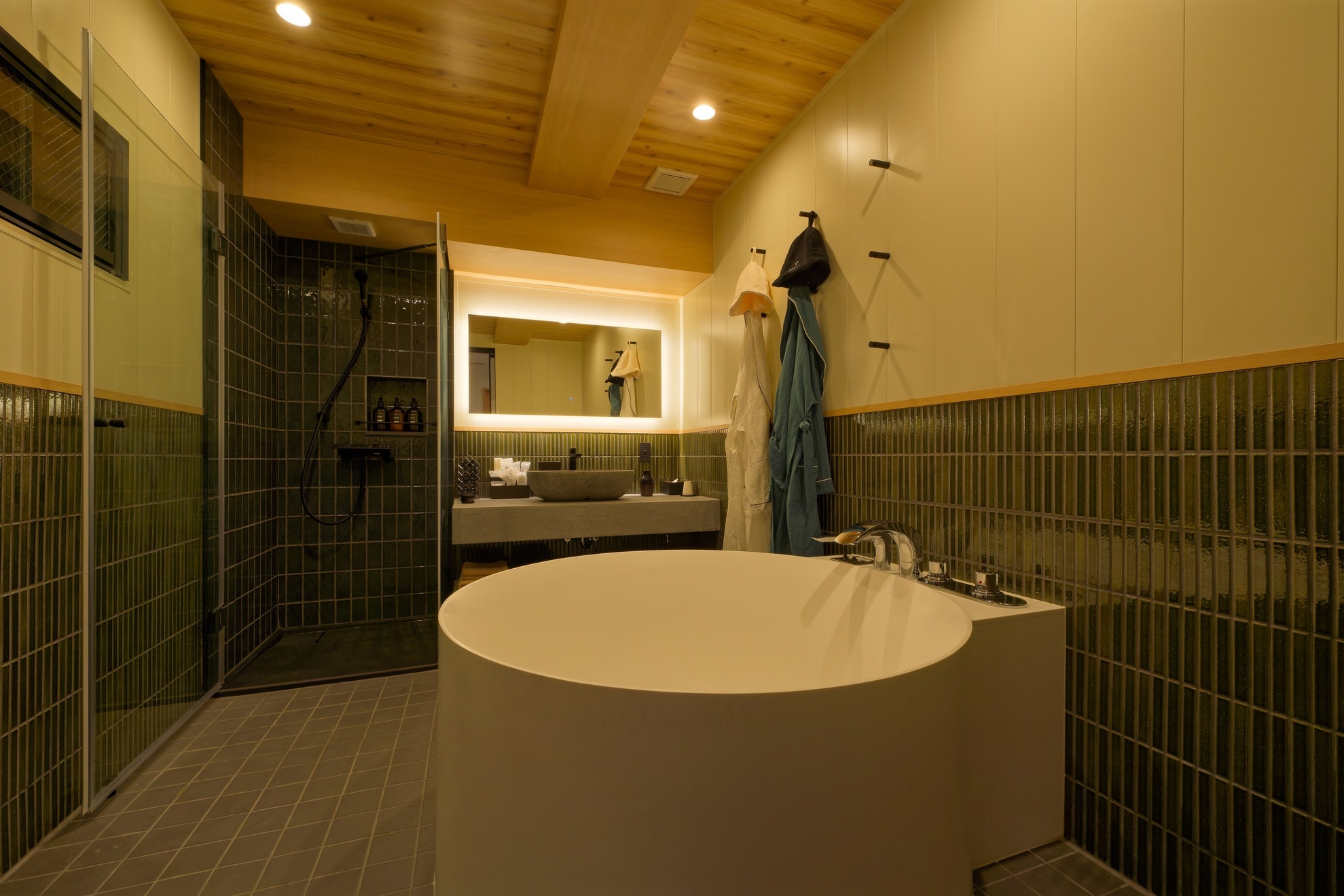 〈ジュニアスイート〉【IN15:00以降 OUT10:00まで】本格サウナ＆チラー・朝食付き