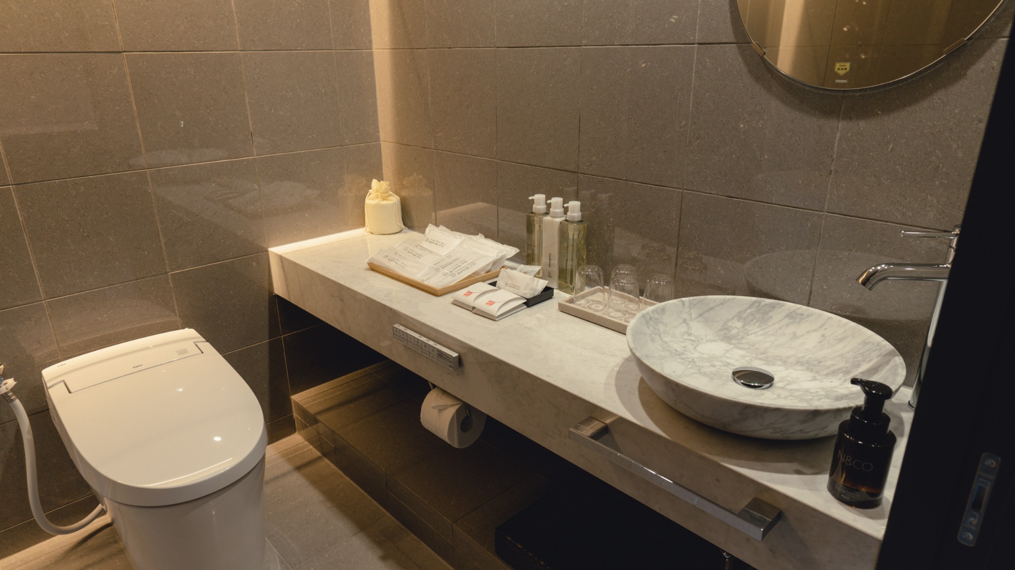 【客室】エクステンデッドコンフォートスイート(99㎡)