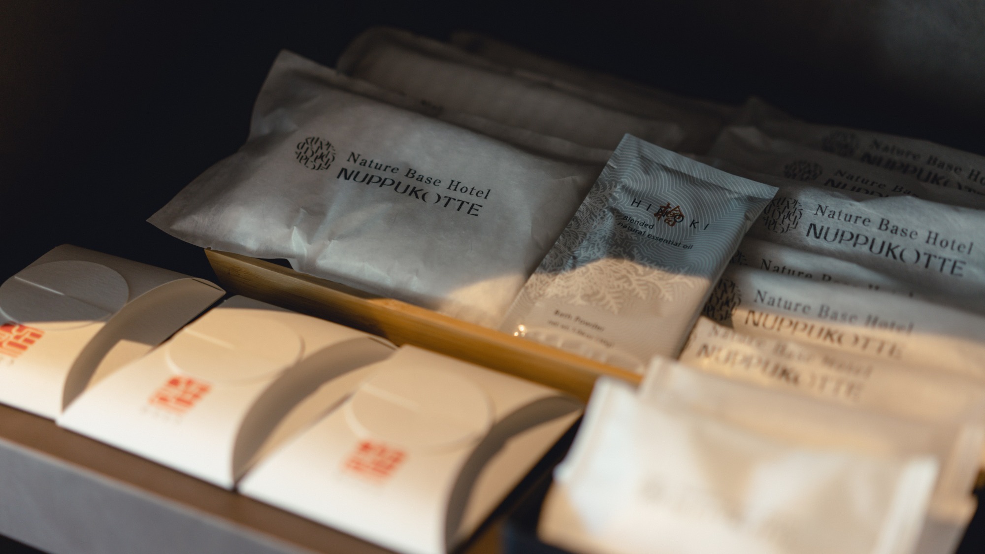 客室には厳選したアメニティを豊富にご用意　※一例