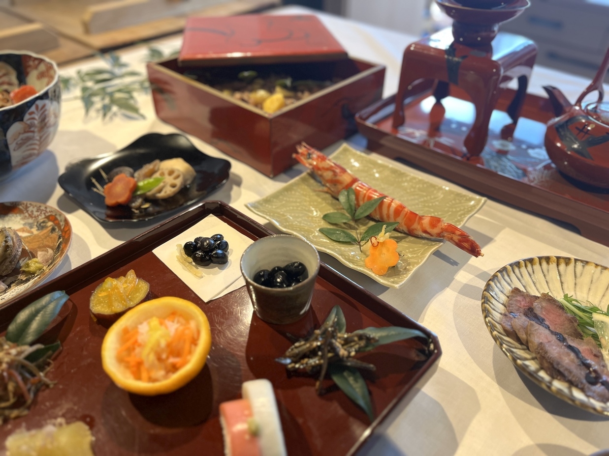 （12月31日・1月1日泊限定）冨士屋で過ごすお正月 地獄蒸しおせちの朝食と薬膳の夕食