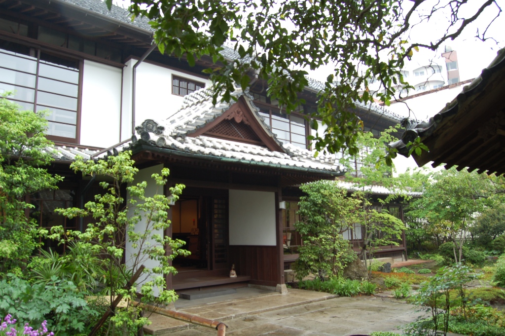 本邸外観