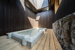 寝湯（梅見の湯）