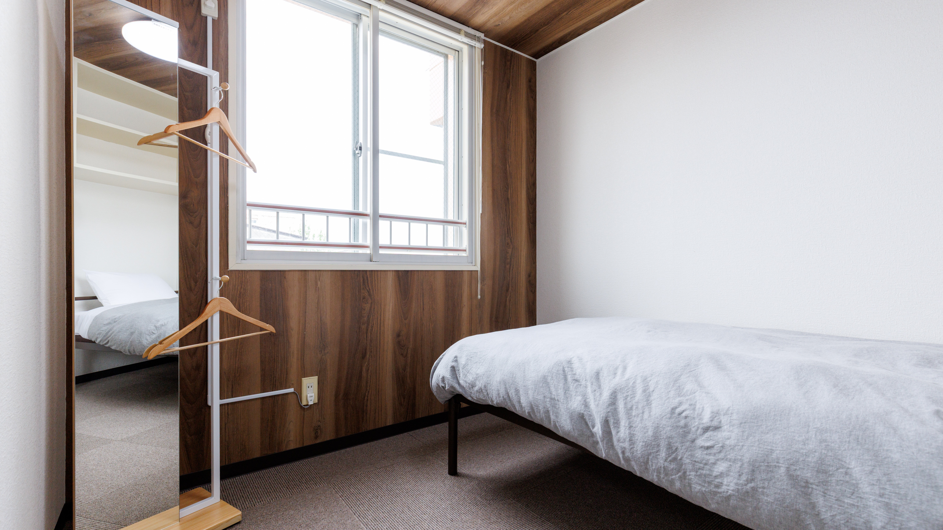 【禁煙】洋室ツインB･定員2名＜ﾊﾞｽ･ﾄｲﾚ共用＞