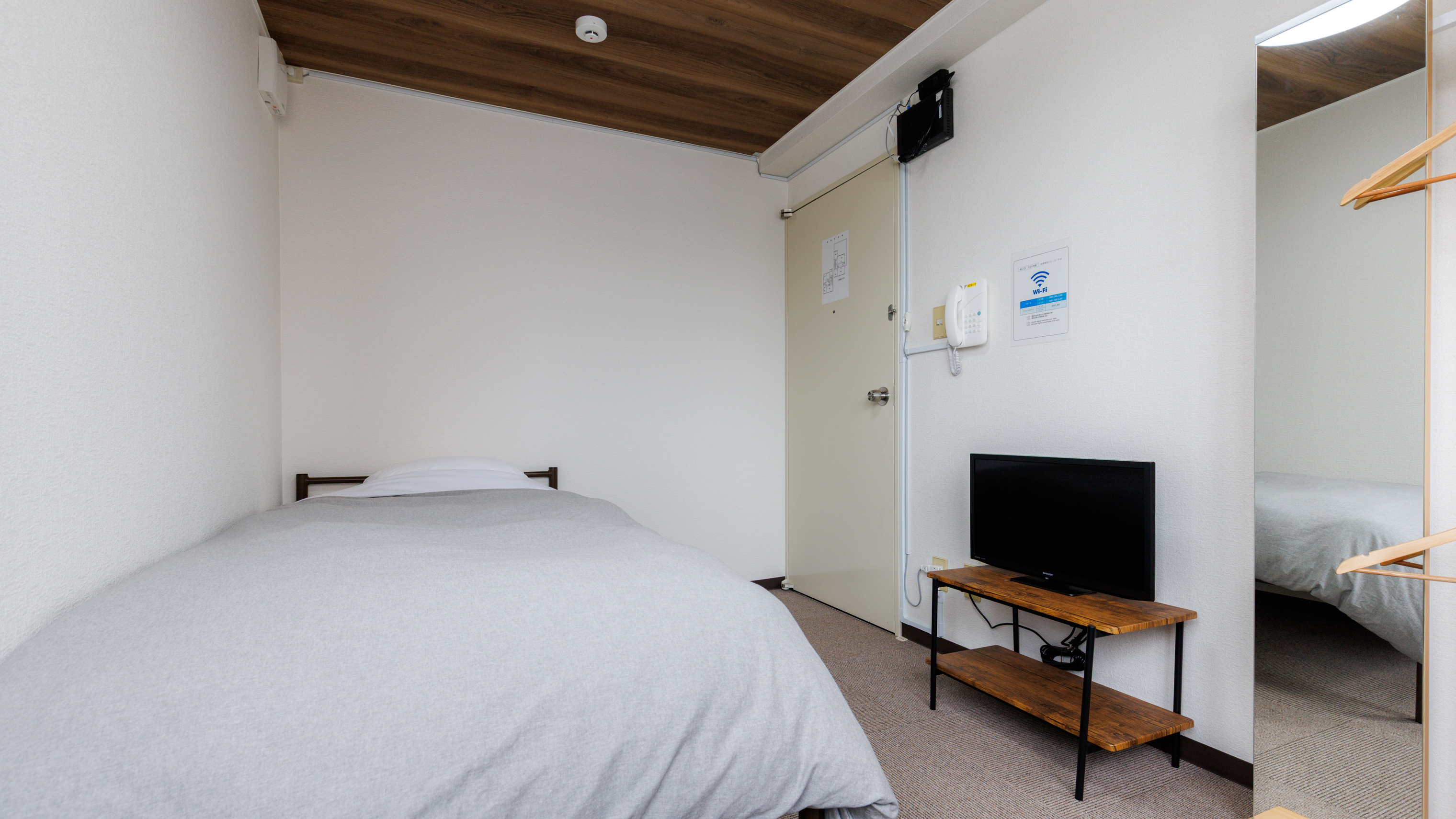 【禁煙】洋室シングルC･定員1名＜ﾊﾞｽ･ﾄｲﾚ共用＞