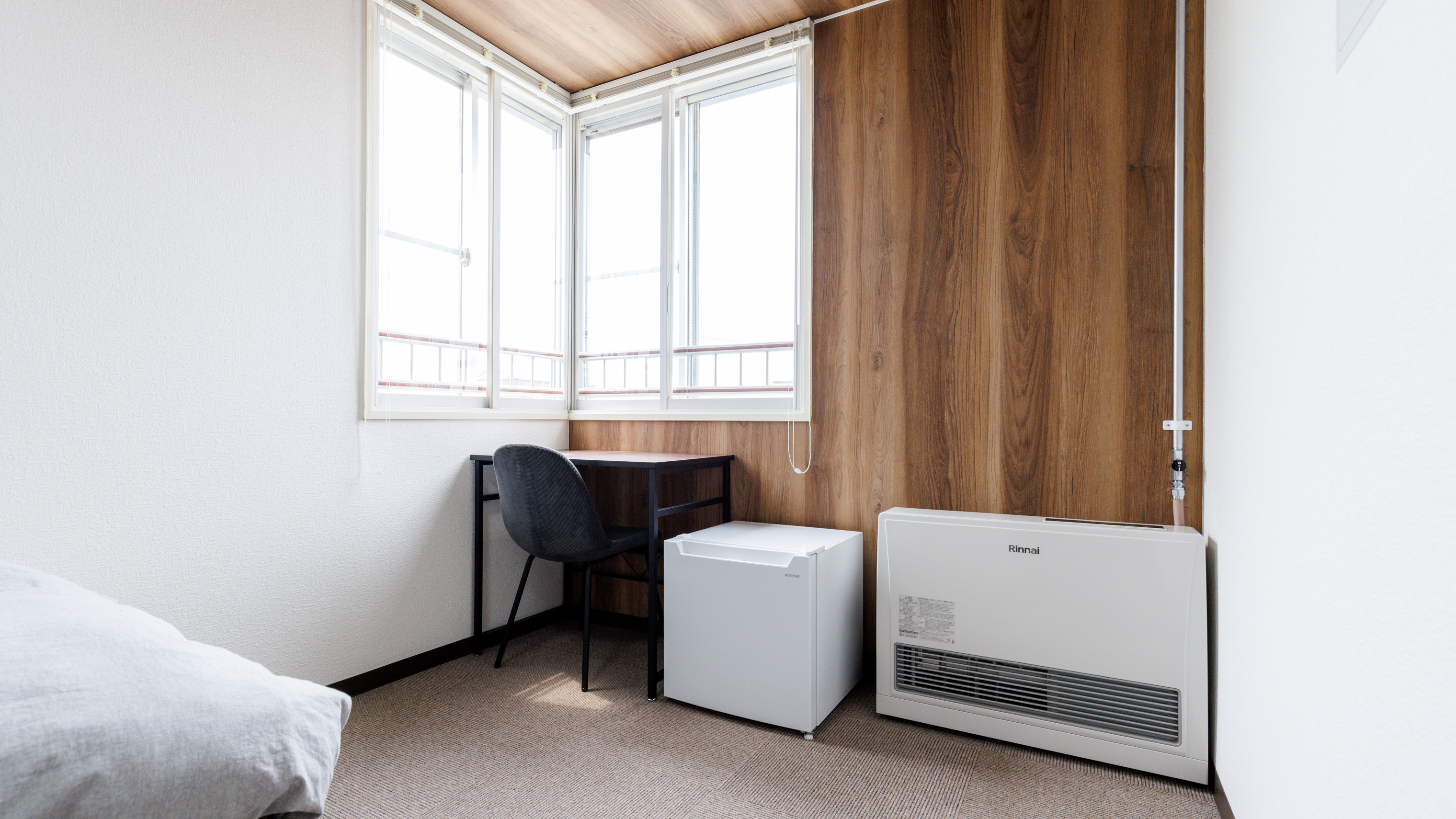 【禁煙】洋室ツインB･定員2名＜ﾊﾞｽ･ﾄｲﾚ共用＞