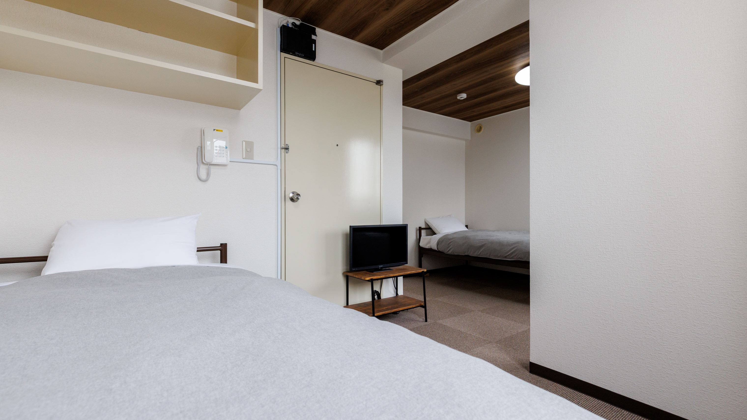 【禁煙】洋室ツインB･定員2名＜ﾊﾞｽ･ﾄｲﾚ共用＞