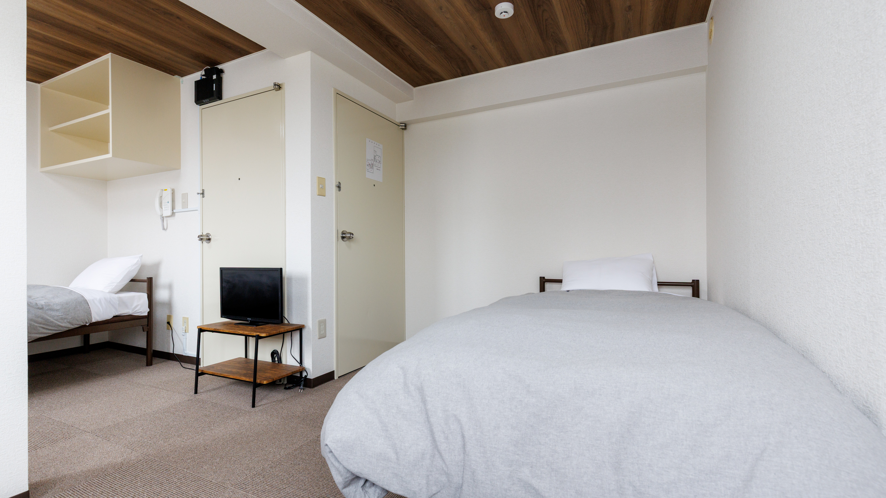 【禁煙】洋室ツインB･定員2名＜ﾊﾞｽ･ﾄｲﾚ共用＞