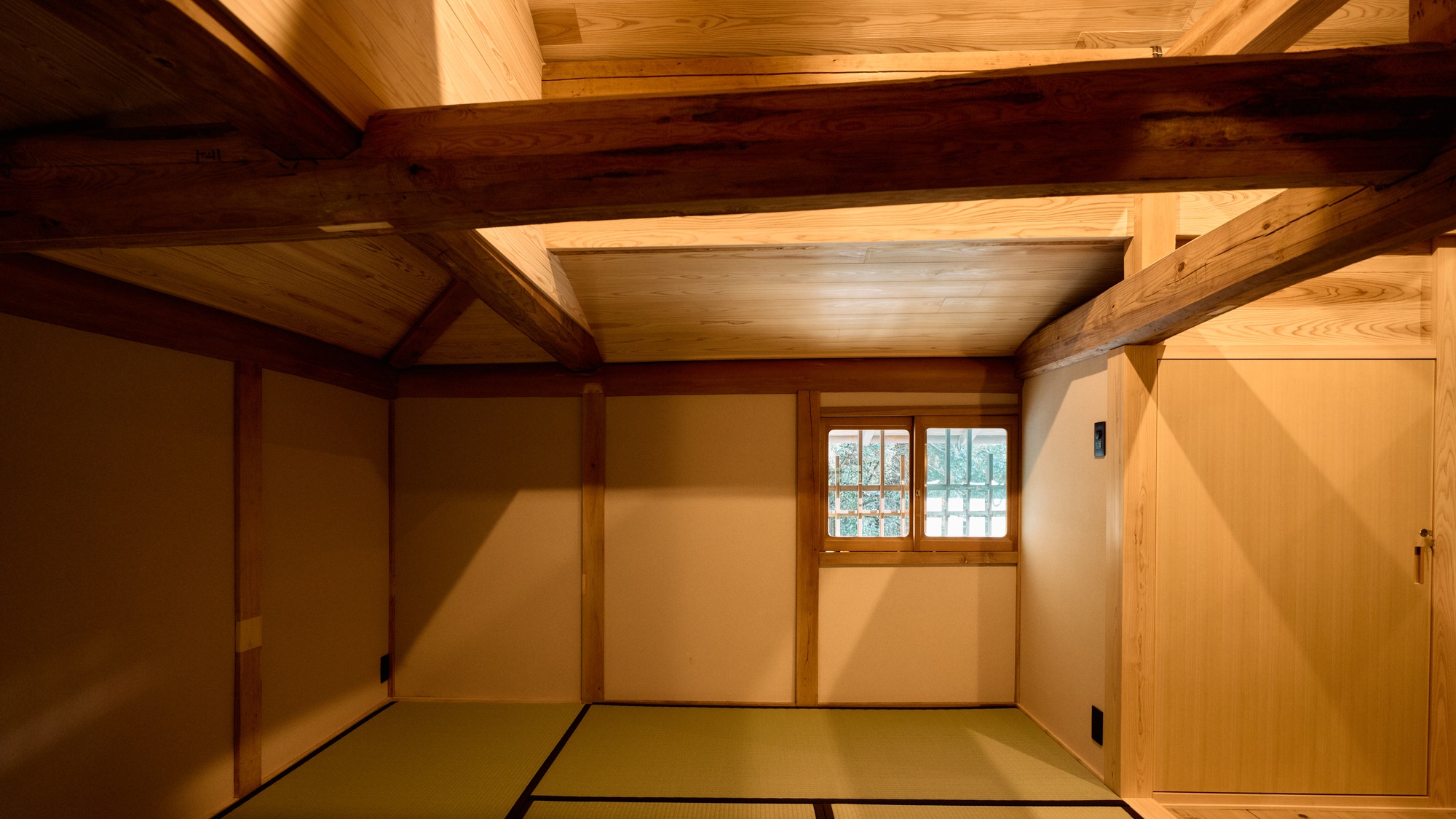・【離れ棟】木造建築の美しさを存分に堪能できる空間です