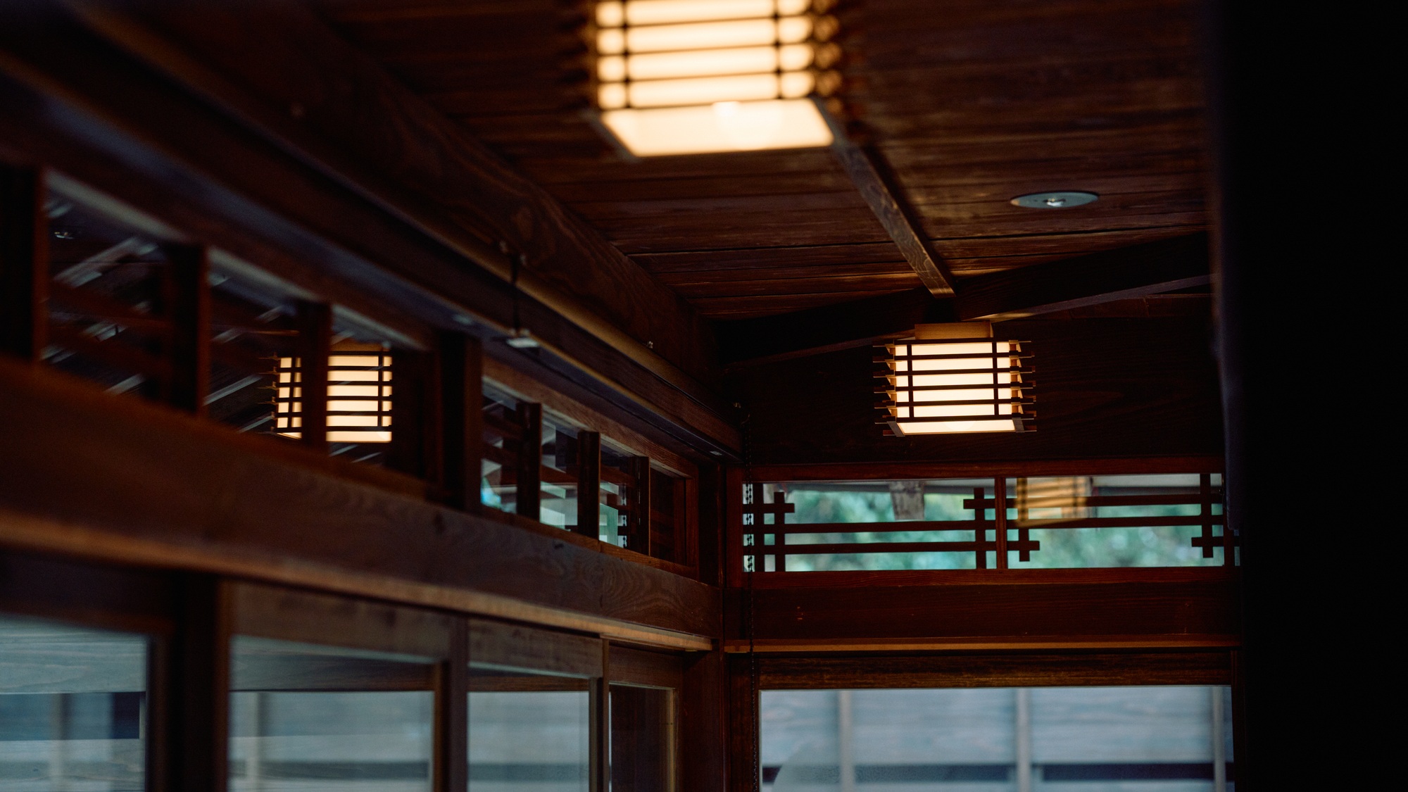 ・【母屋棟】昔ながらの建築美。色んなところに職人の技術が光ります