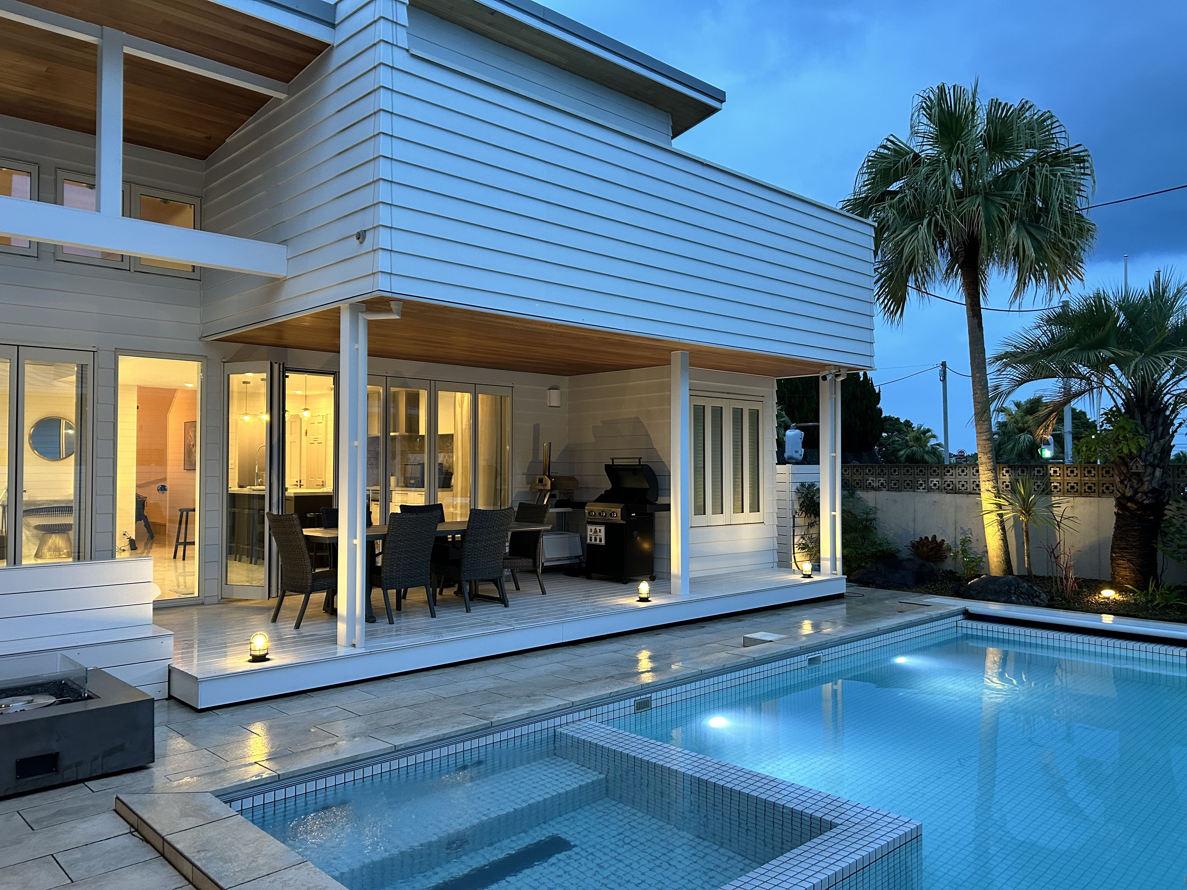 プライベートプール（夜）