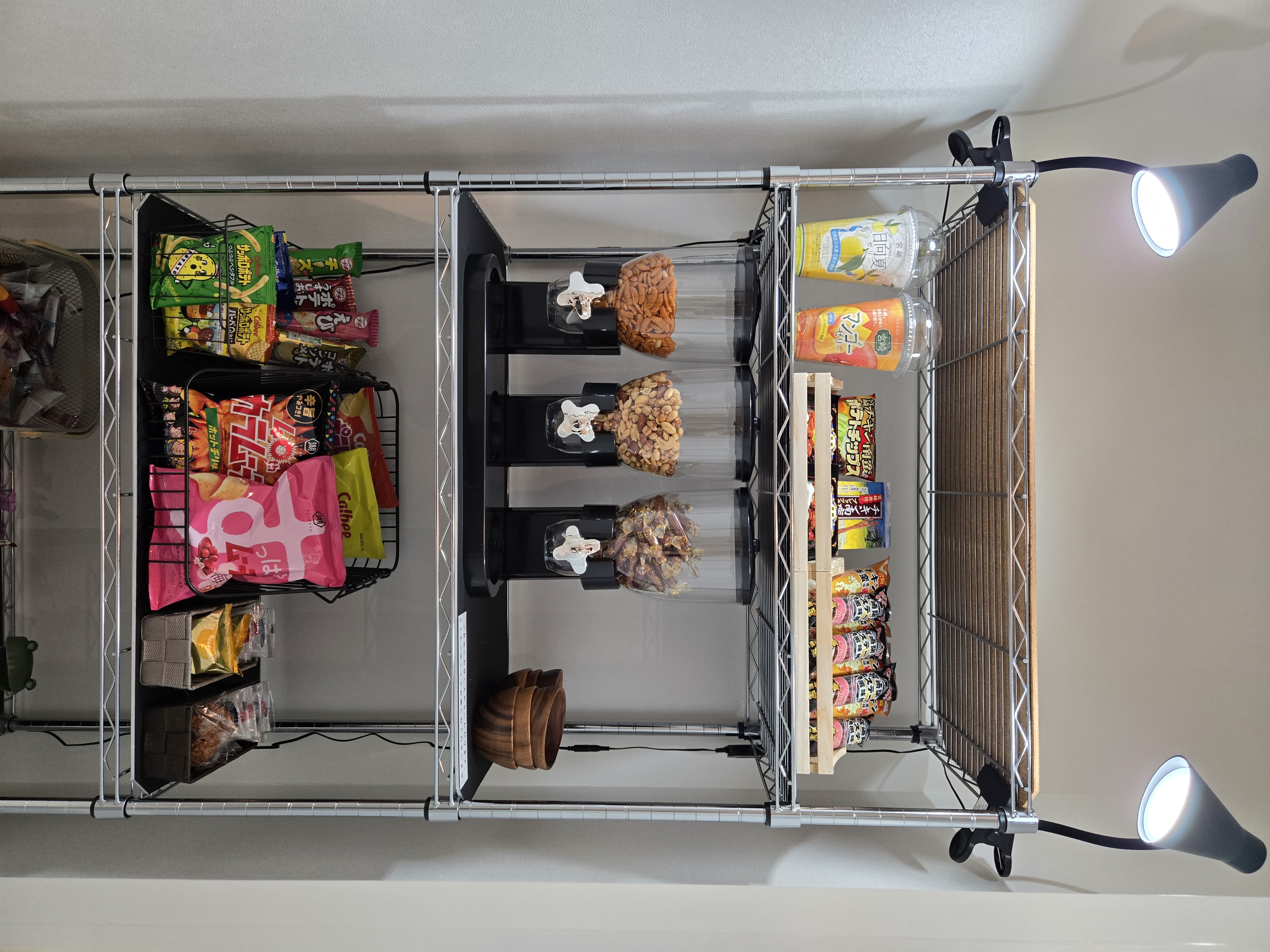 ご自由にお愉しみいただけるお酒/スナック類