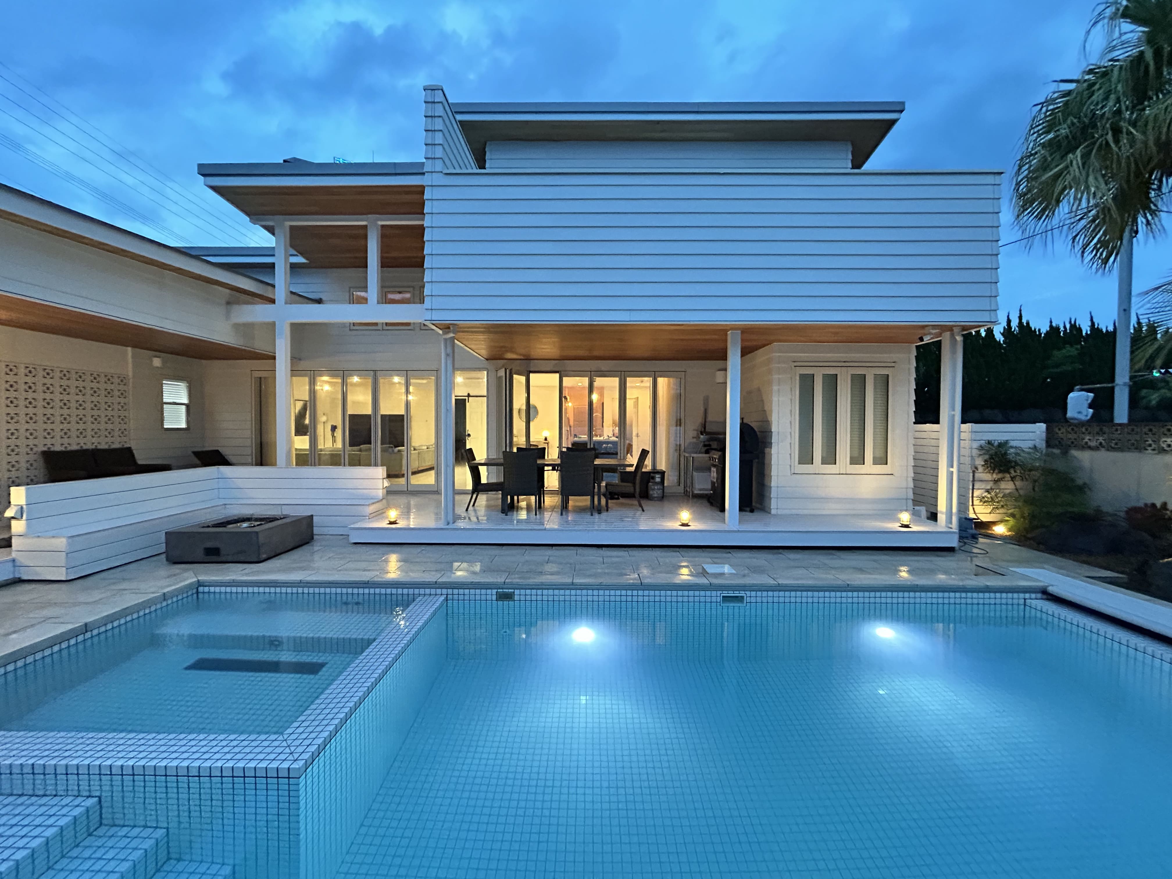 プライベートプール（夜）