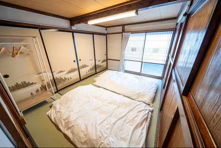 寝室４