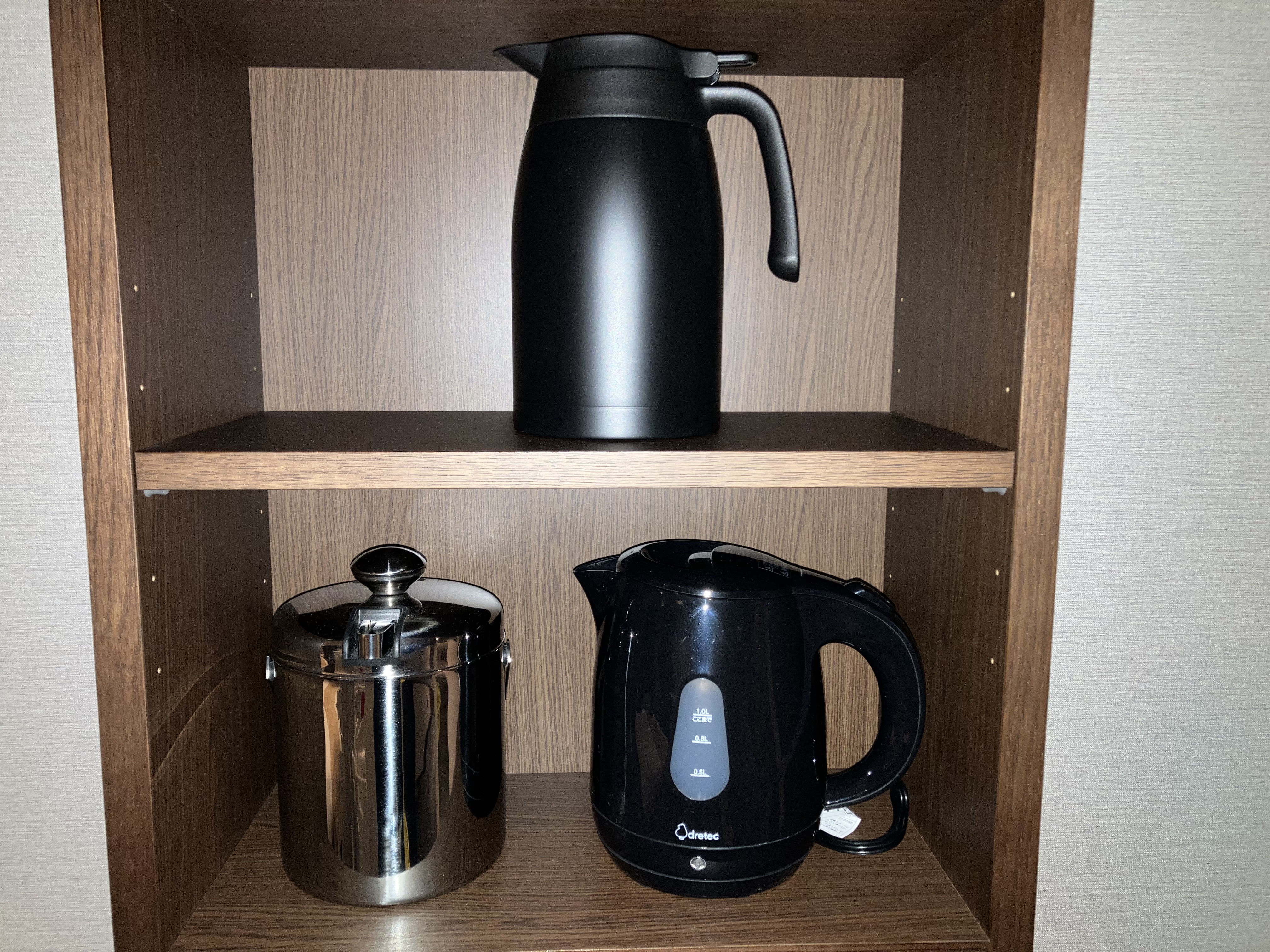 湯沸かし器とポット