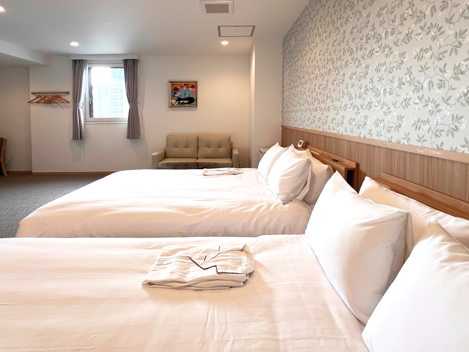 【禁煙】デラックスルーム（35平米/ベッド幅140ｃｍ&times;2台）5名の場合はエキストラベッド1台追加