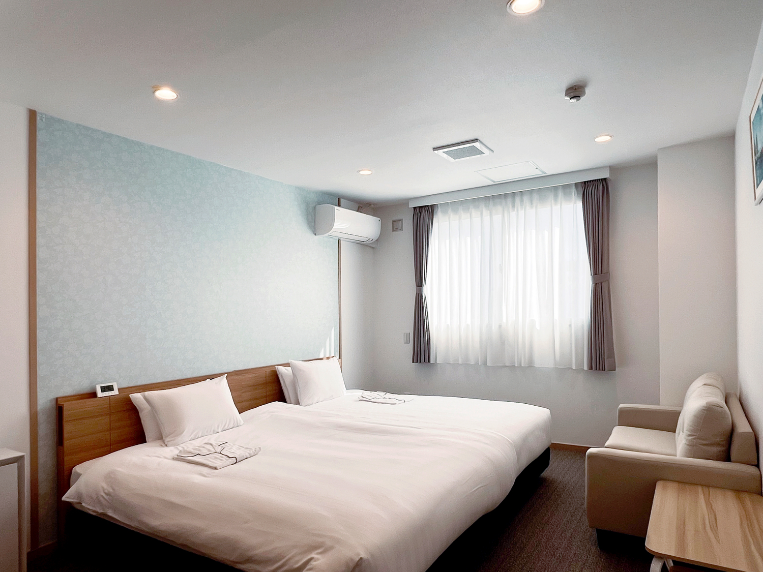 【禁煙】ハリウッドツイン（28平米/ベッド幅120ｃｍ&times;2台）4名の場合はエキストラベッド1台追加