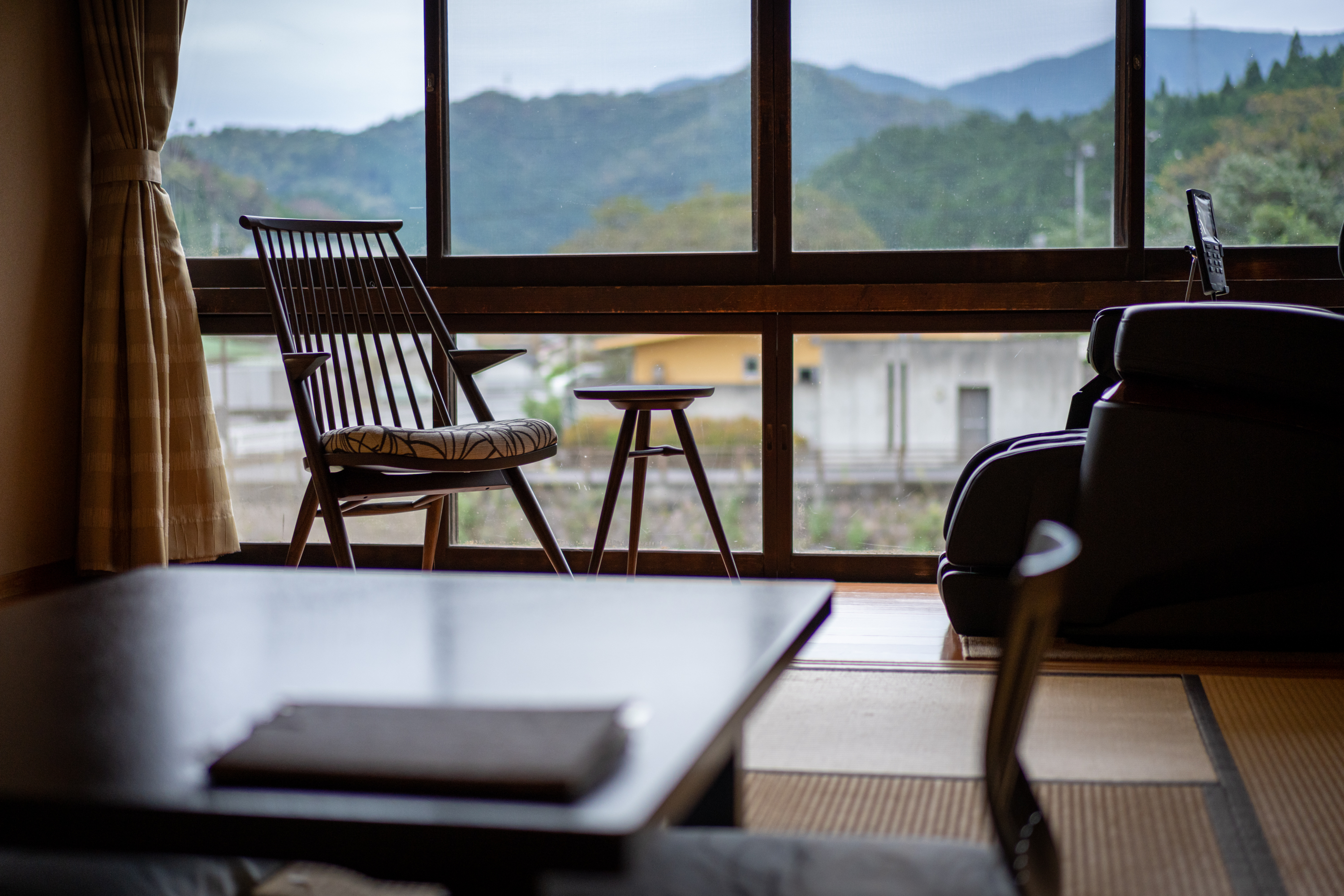 マッサージチェア付きモダン和室「楓」